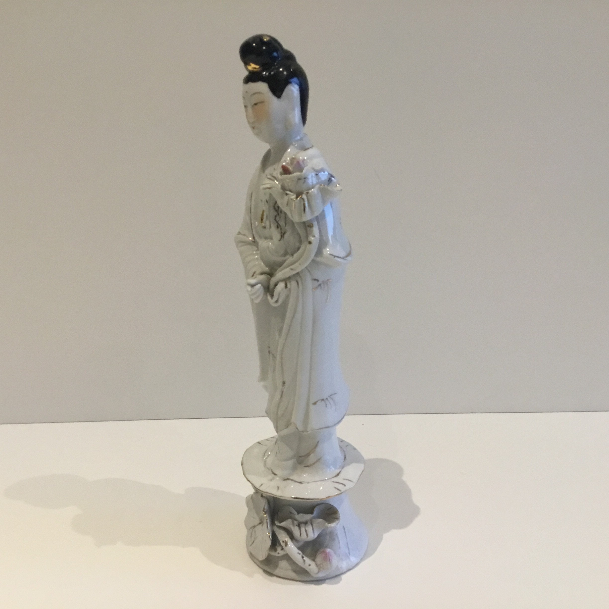 Vintage Statue Large Guan Yin Porcelain Figurine (1950s) Collectible — photo 6 of 11