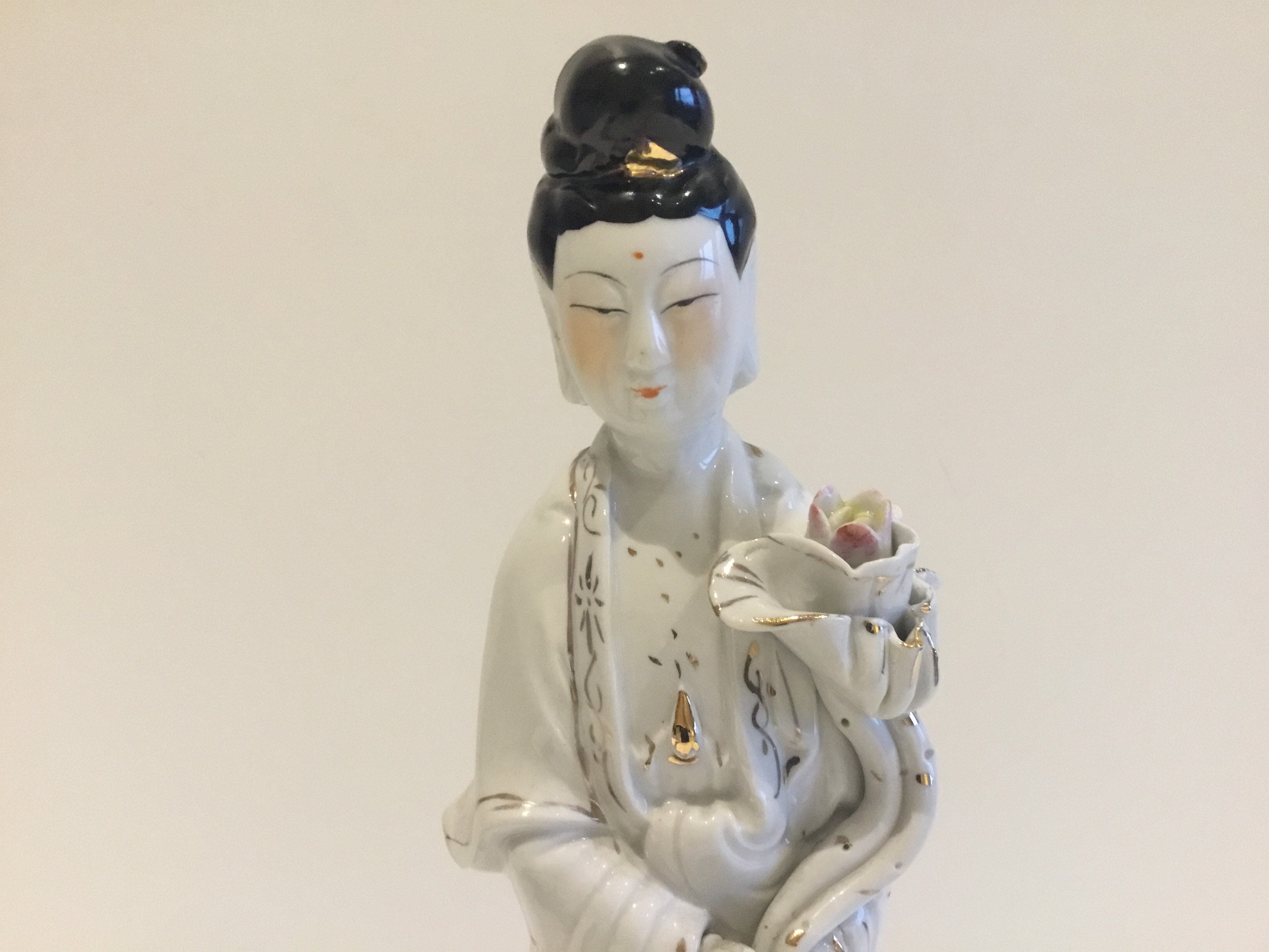 Vintage Statue Large Guan Yin Porcelain Figurine (1950s) Collectible — photo 8 of 11