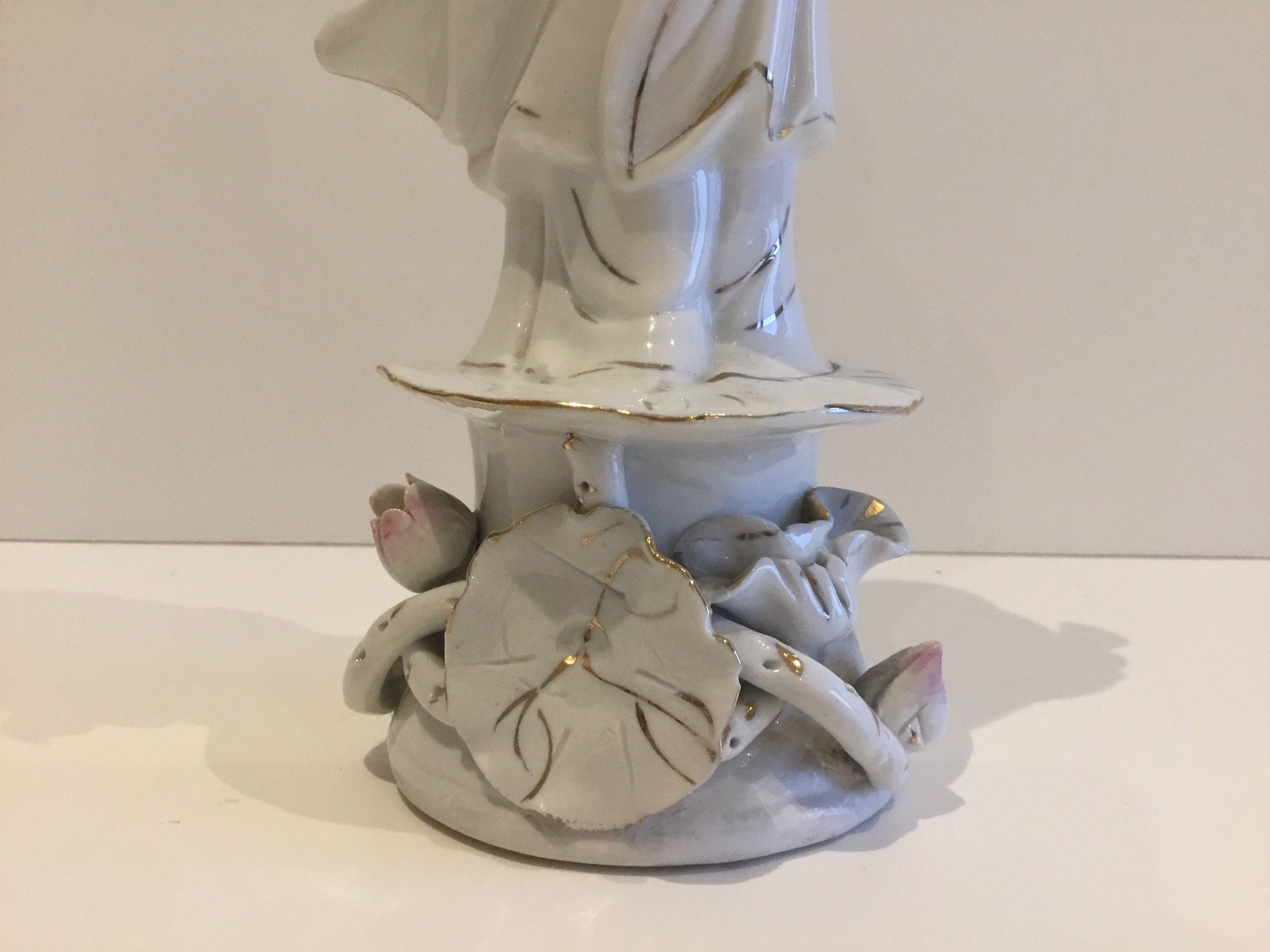 Vintage Statue Large Guan Yin Porcelain Figurine (1950s) Collectible — photo 10 of 11