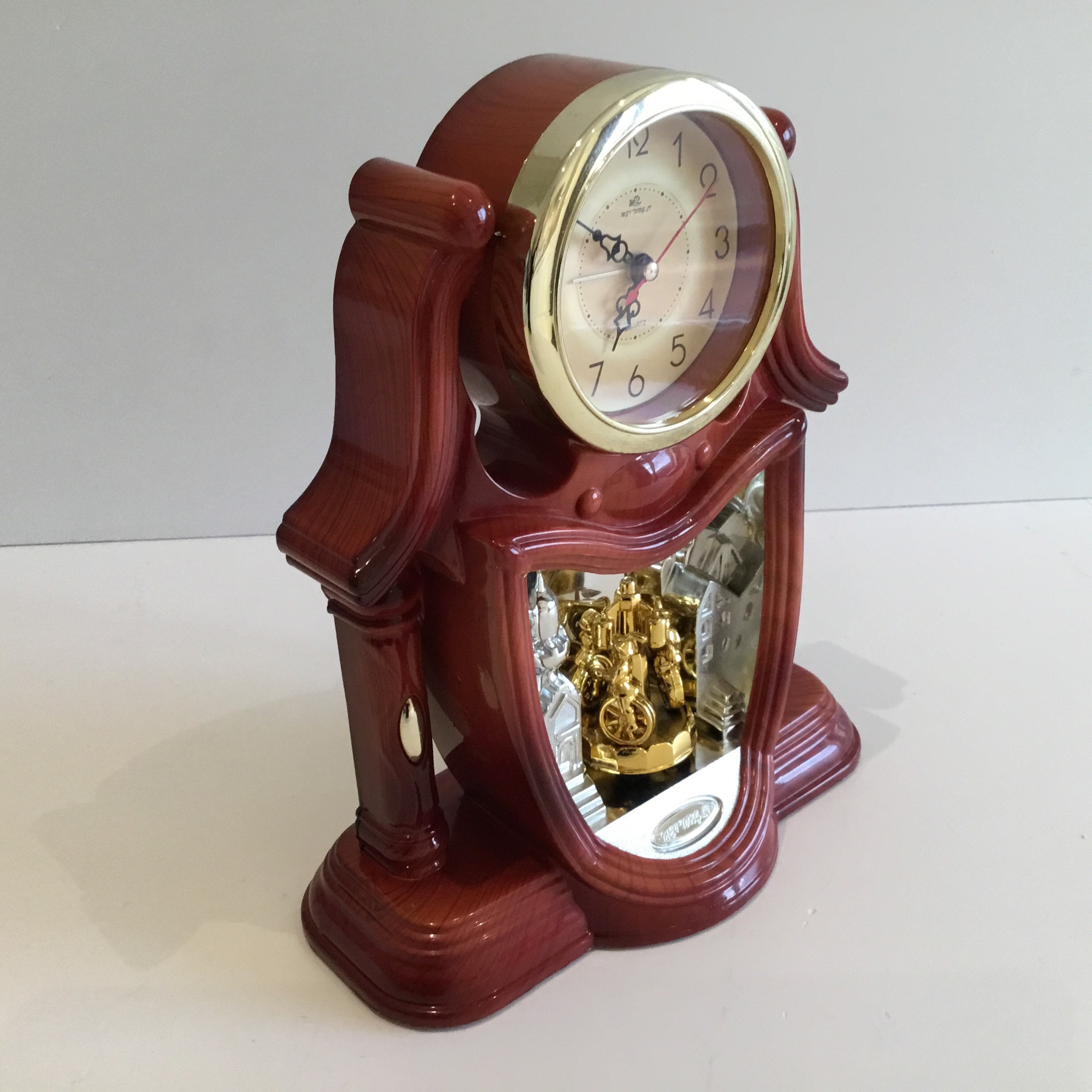 Vintage Alarm Clock | 1980s Chinese Torsion Pendulum, Plastic Novelty Clock Working — photo 4 of 10