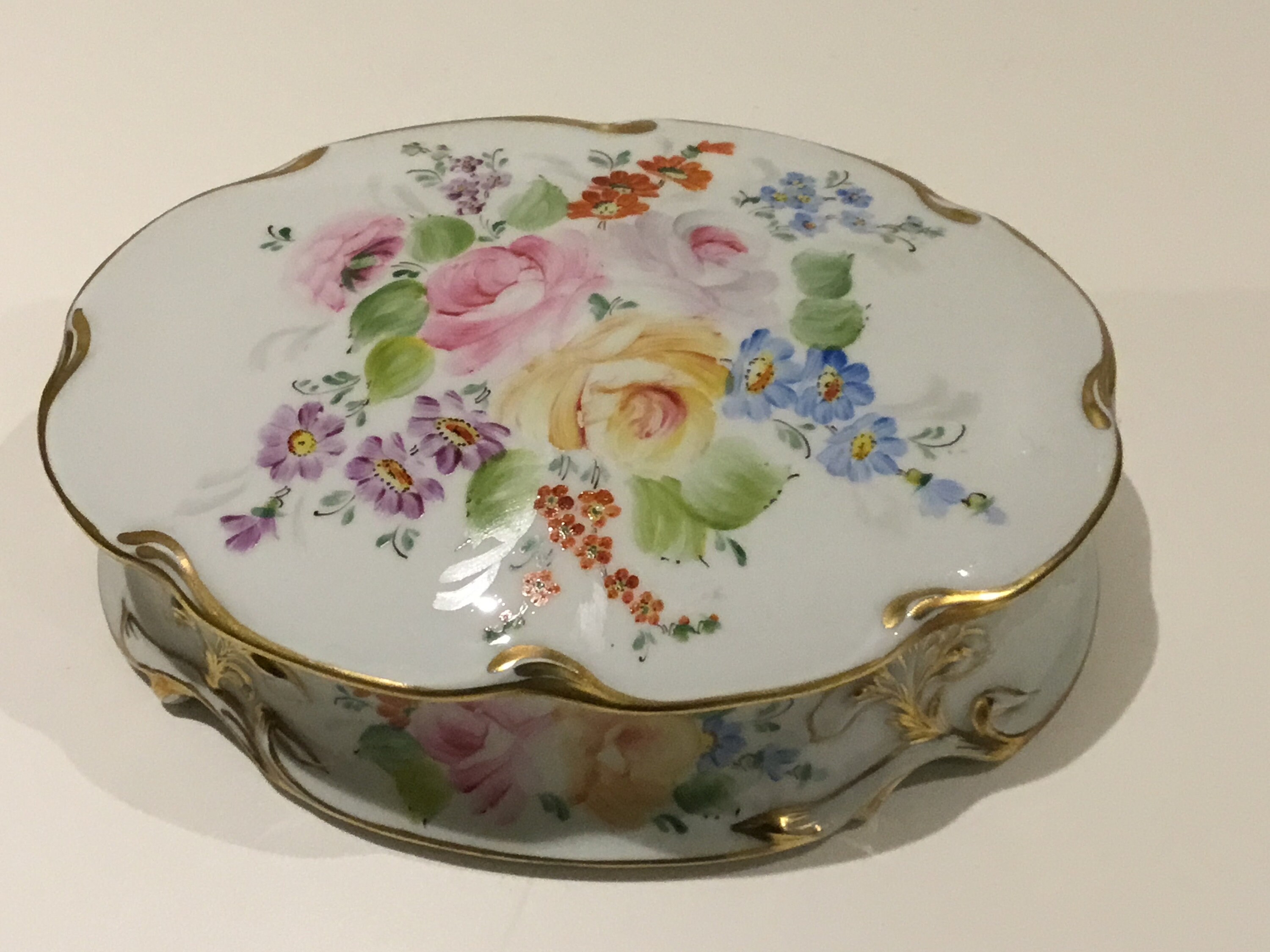 Porcelain Vintage Limoges France G.B. Hand Painted Box (1950s) — photo 4 of 7