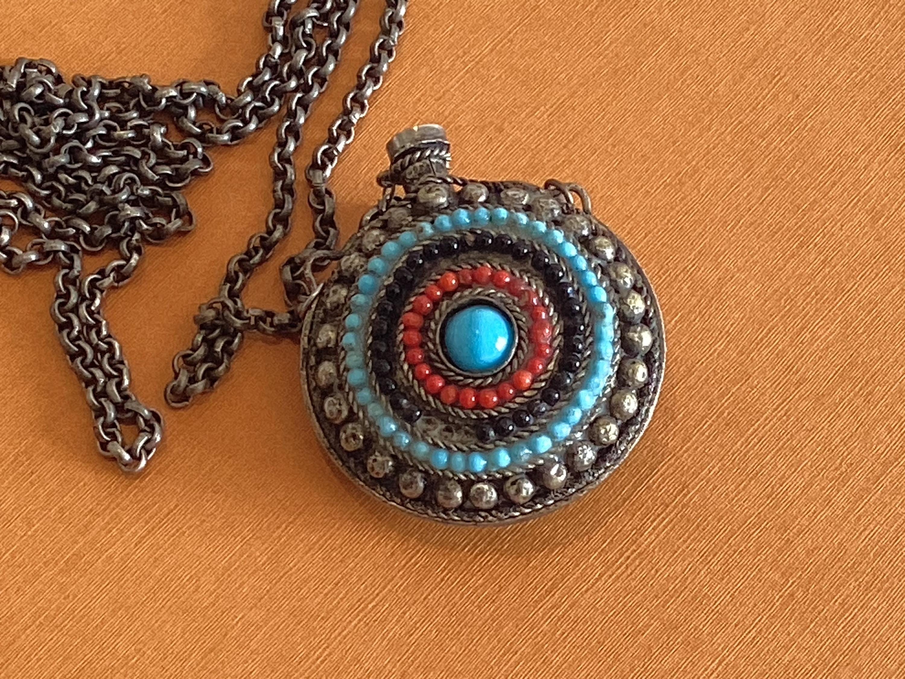 Antique Tibetan Snuff Bottle (1900s) – Silver Ritual Container with Chain — photo 5 of 8