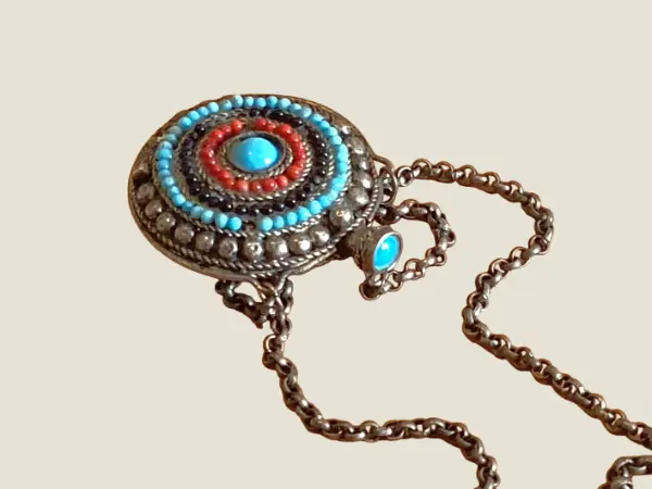 Antique Tibetan Snuff Bottle (1900s) – Silver Ritual Container with Chain
