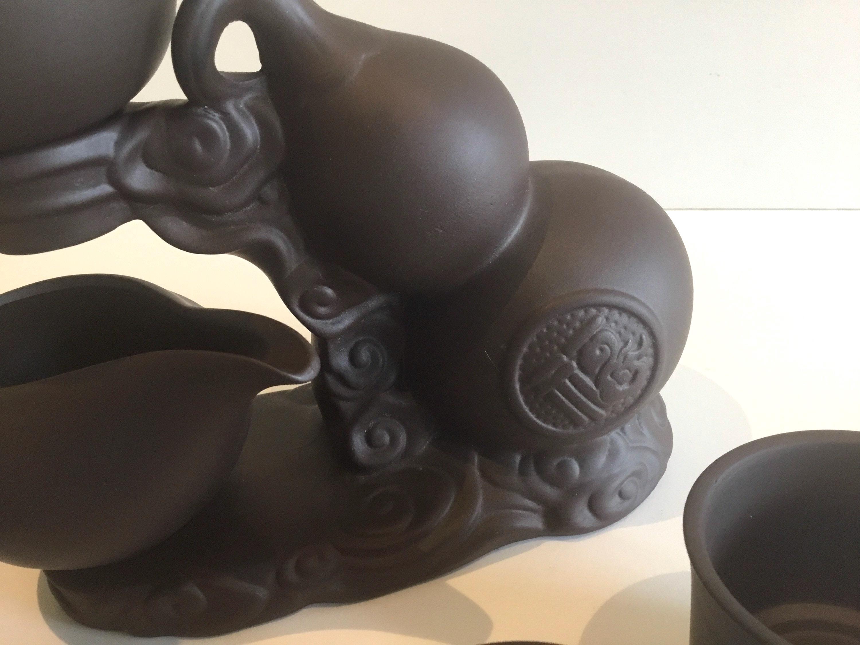 Vintage Ceramic Kung Fu Teapot | 1970s Chinese Set, Automatic Tea System — photo 4 of 10