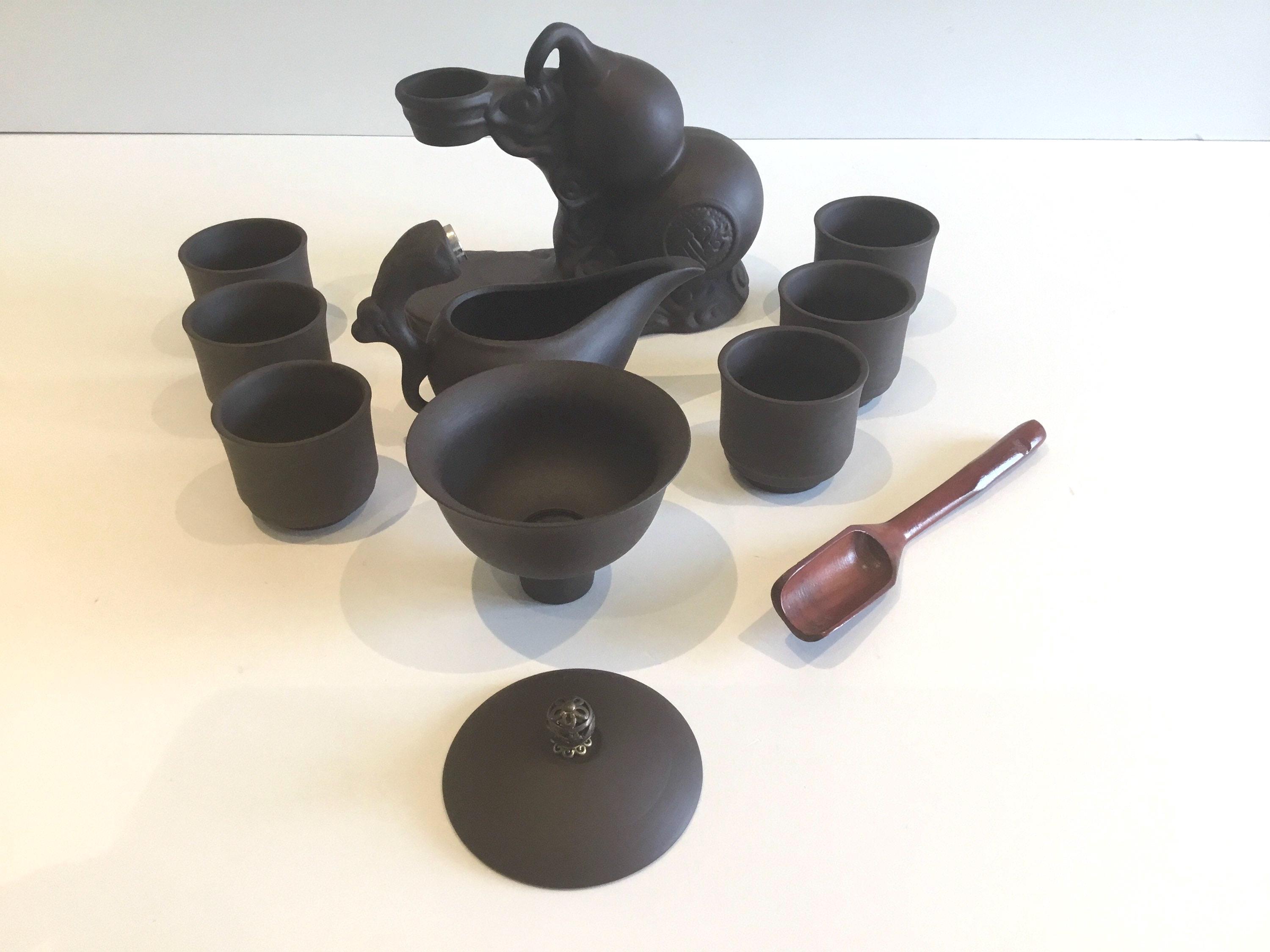 Vintage Ceramic Kung Fu Teapot | 1970s Chinese Set, Automatic Tea System — photo 6 of 10