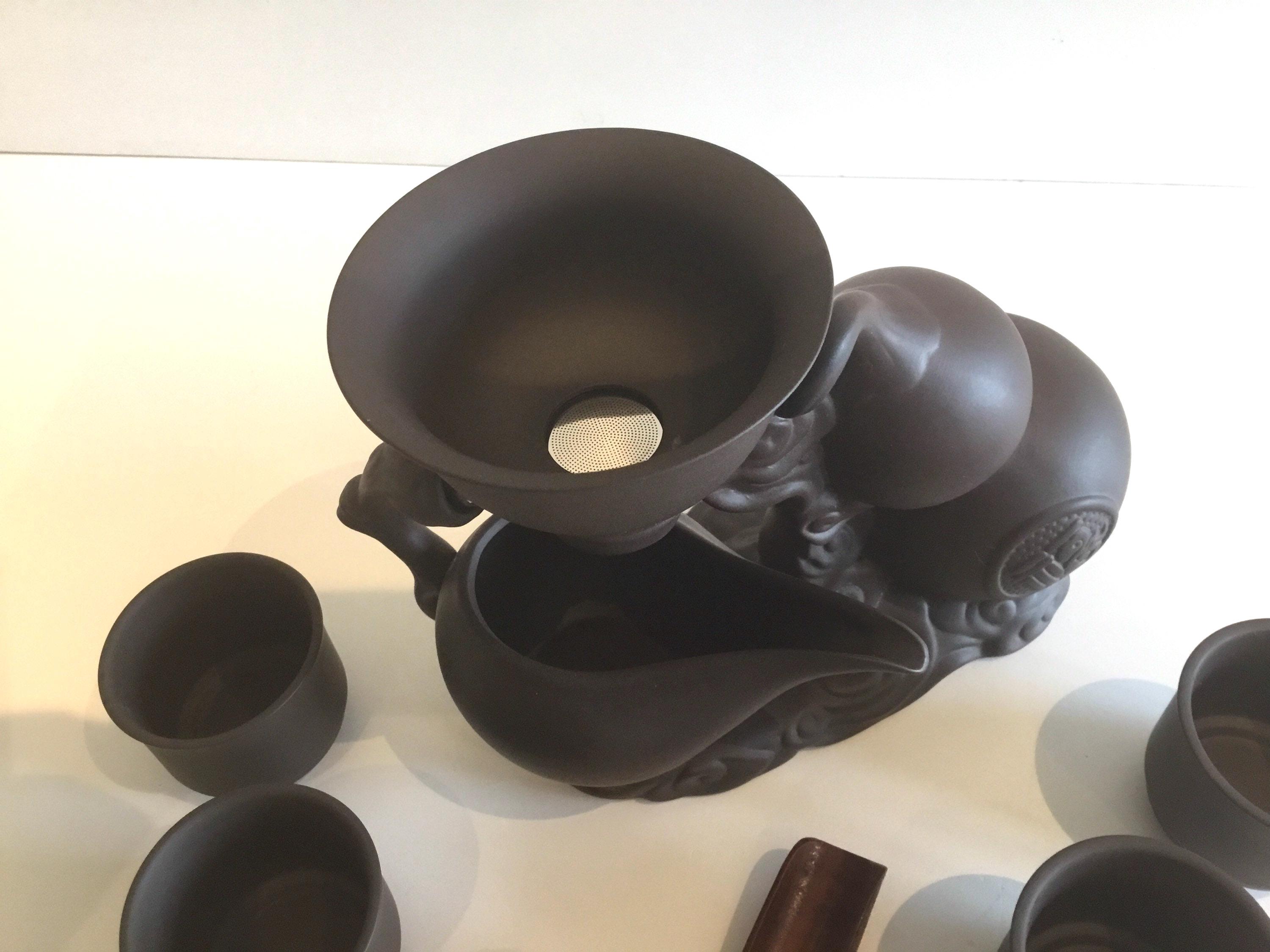 Vintage Ceramic Kung Fu Teapot | 1970s Chinese Set, Automatic Tea System — photo 8 of 10