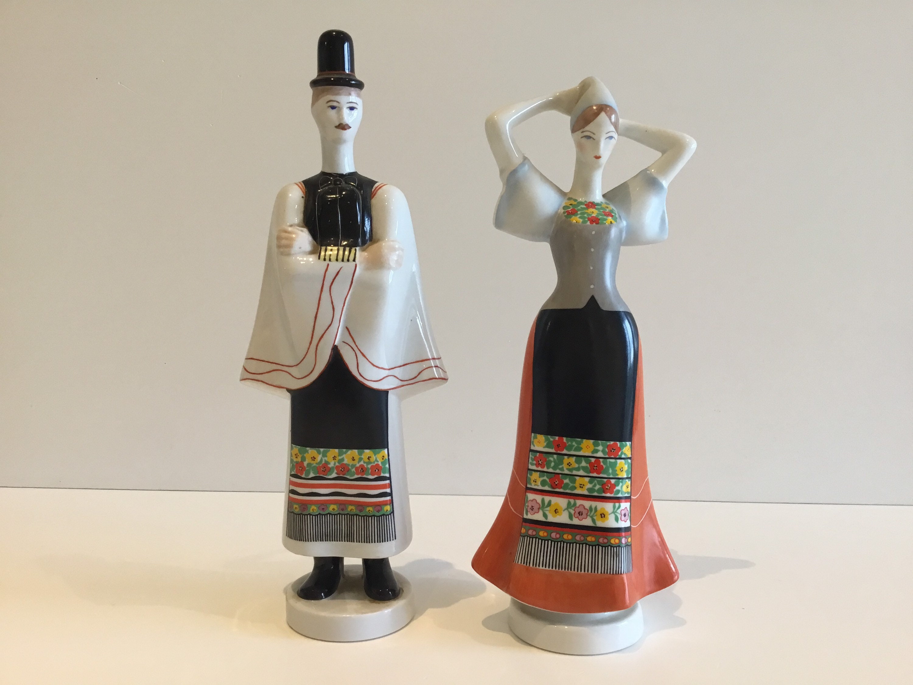 Vintage Porcelain | 1950s Aquincum Hungary Figurines, Hand-Painted Pair — photo 3 of 8