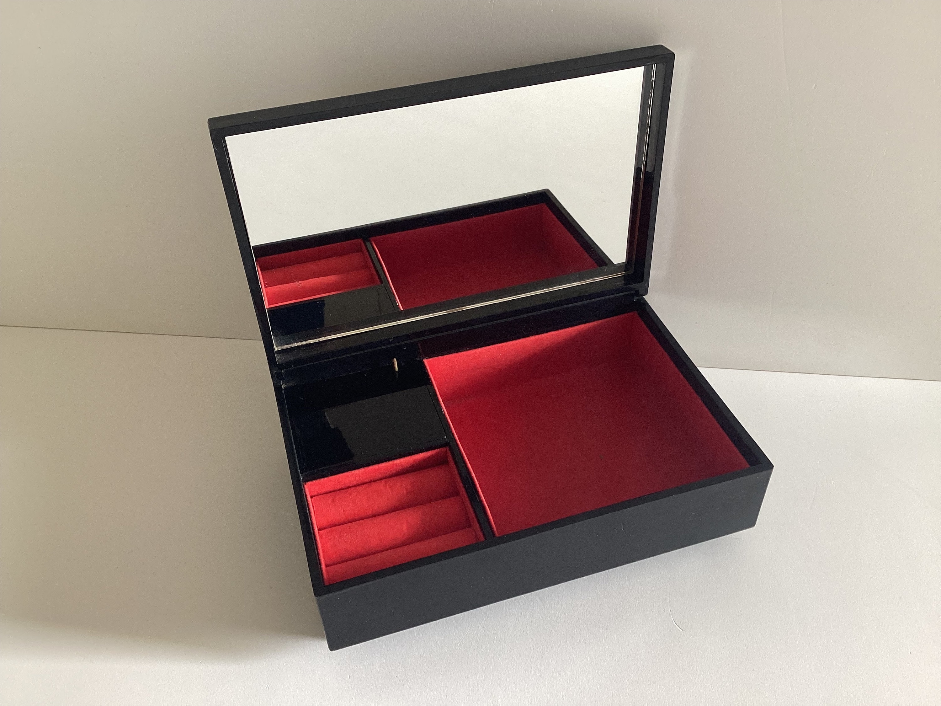 Vintage Music Box – Rare 1960s Japanese Jewelry Box with Mirror — photo 3 of 8