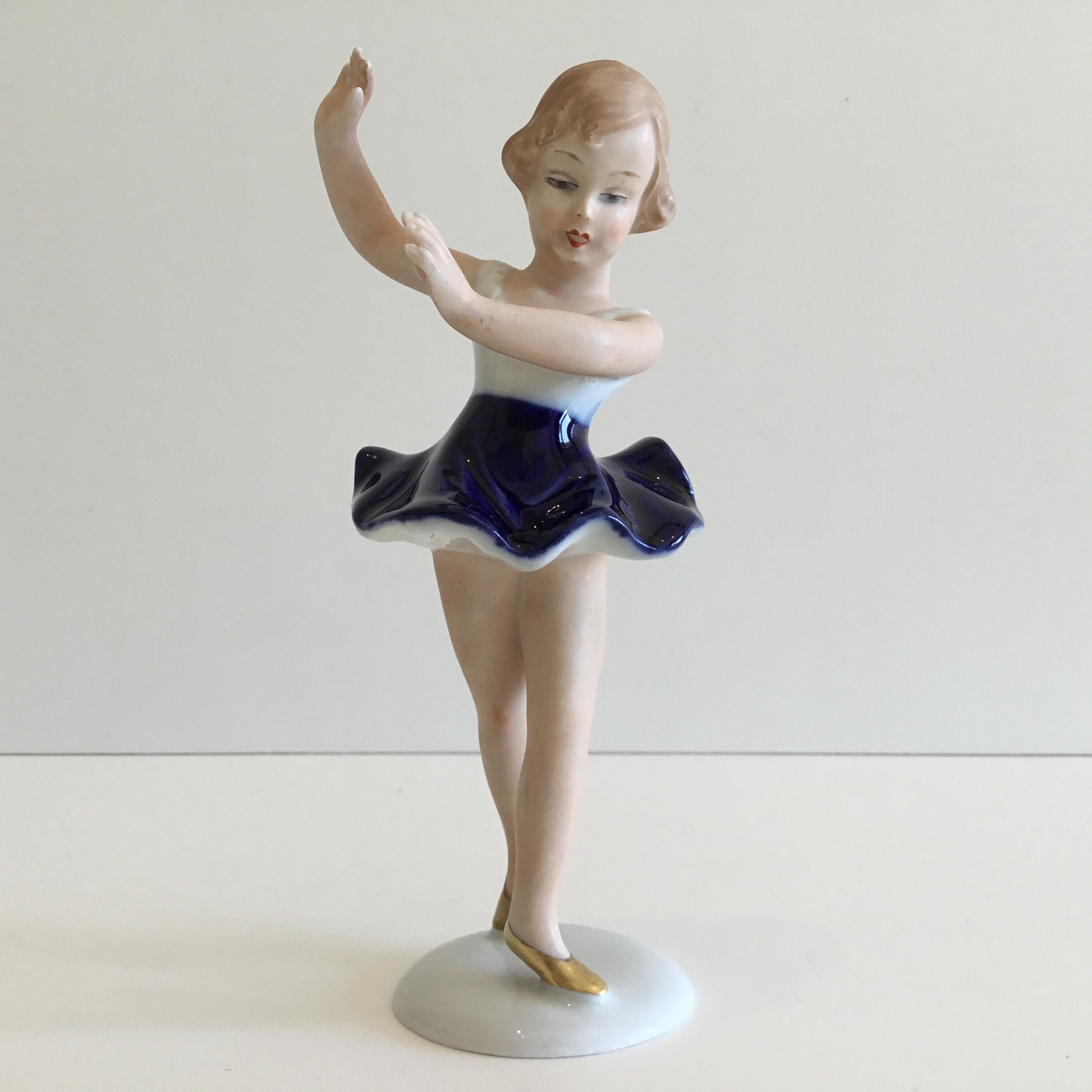 Vintage Porcelain | Wallendorf German Ballerina, 1960s Cobalt Blue Skirt Rare — photo 4 of 9