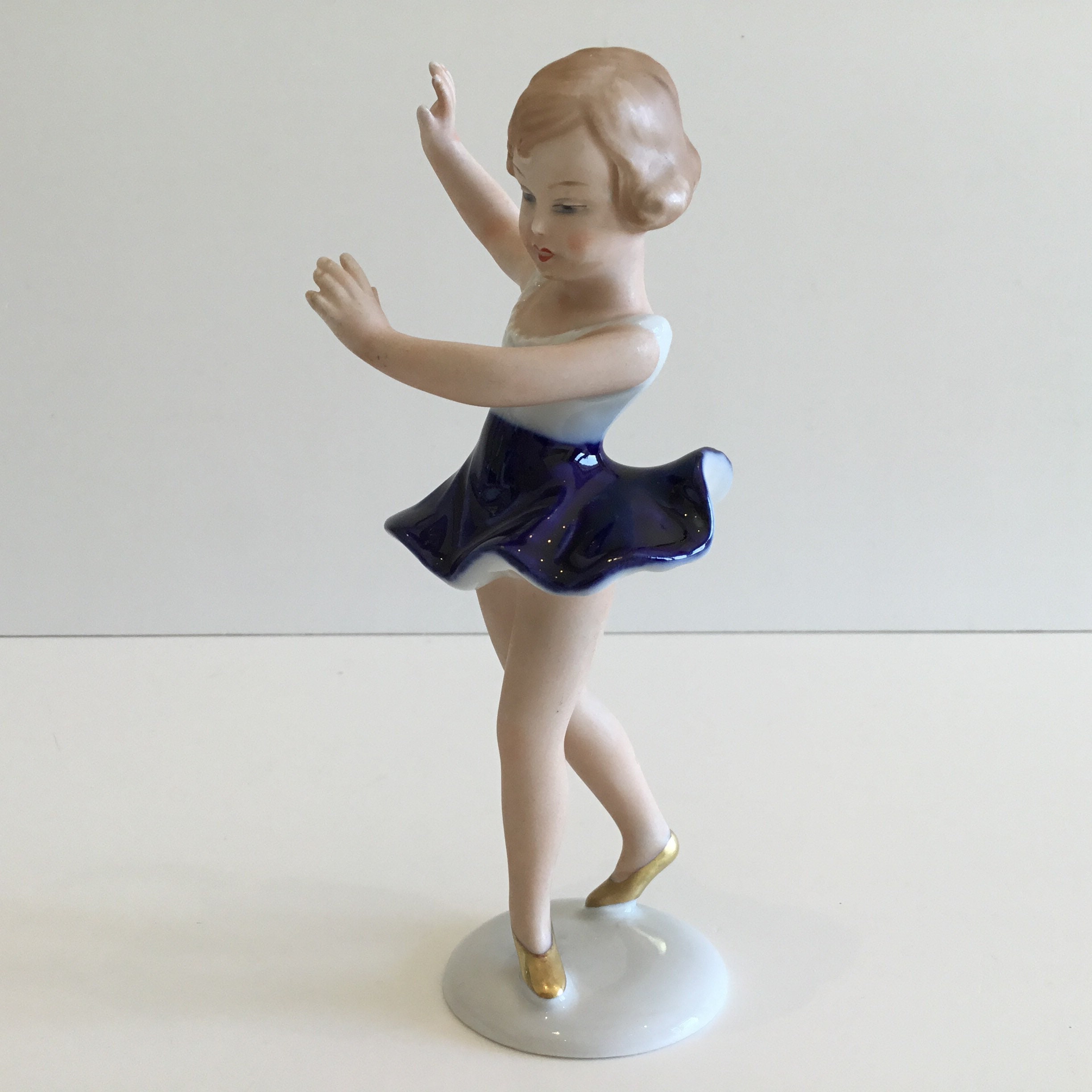 Vintage Porcelain | Wallendorf German Ballerina, 1960s Cobalt Blue Skirt Rare — photo 5 of 9