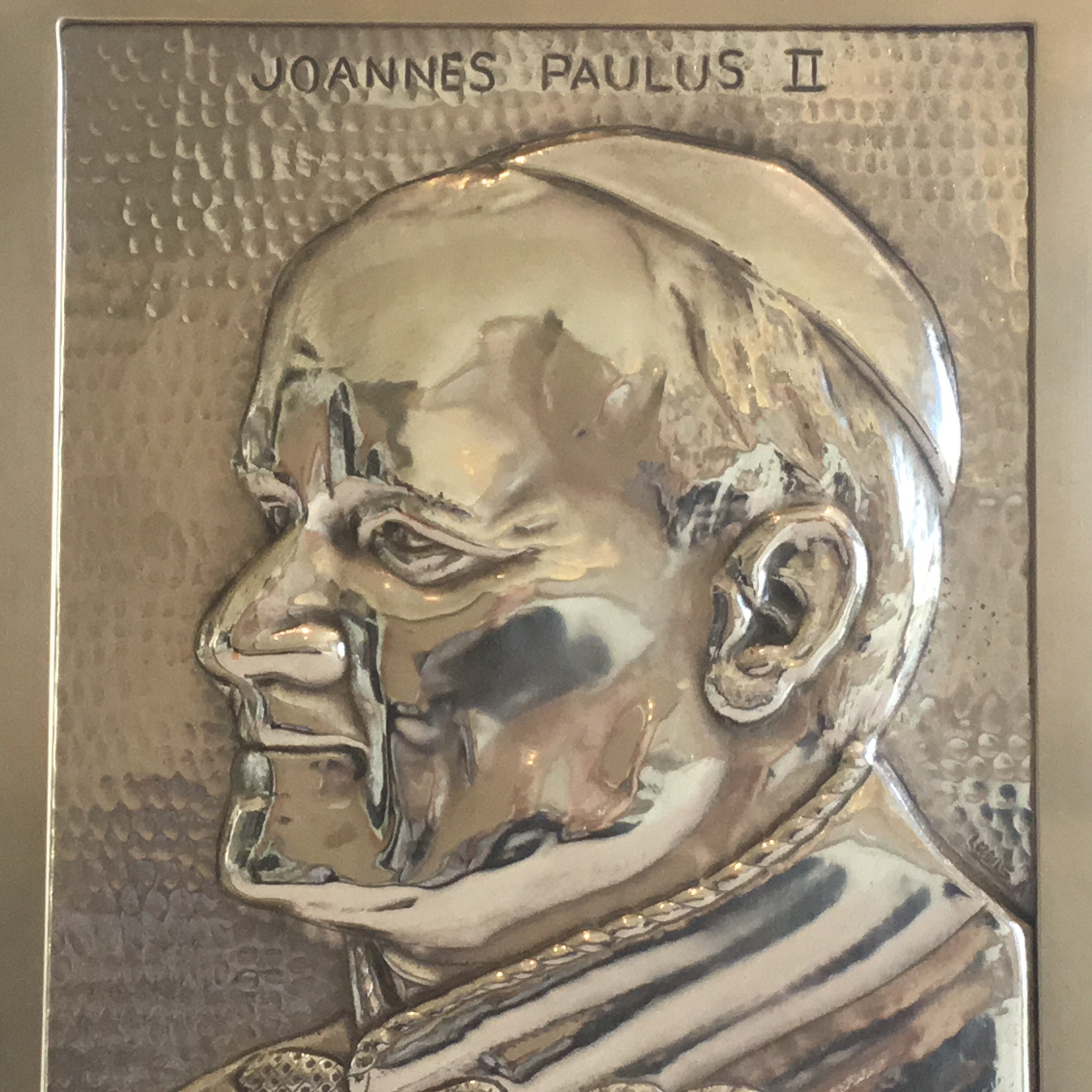 Rare Bas-Relief (Joannes Paul ll) Signed Louis A. — photo 4 of 8