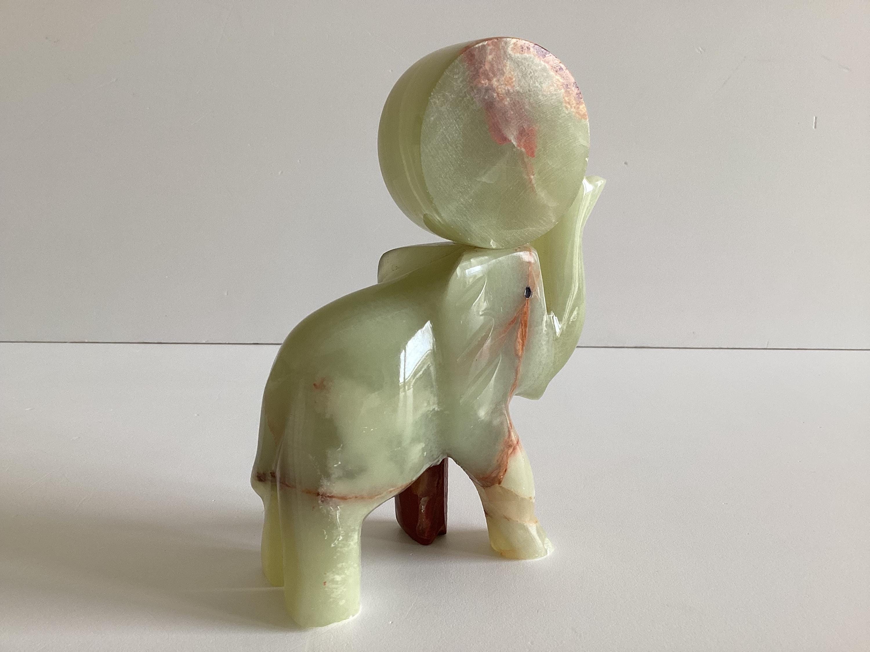 Vintage Onyx Elephant Clock | 1970s Italian Green Stone Desk Clock, Japan Quartz — photo 9 of 9