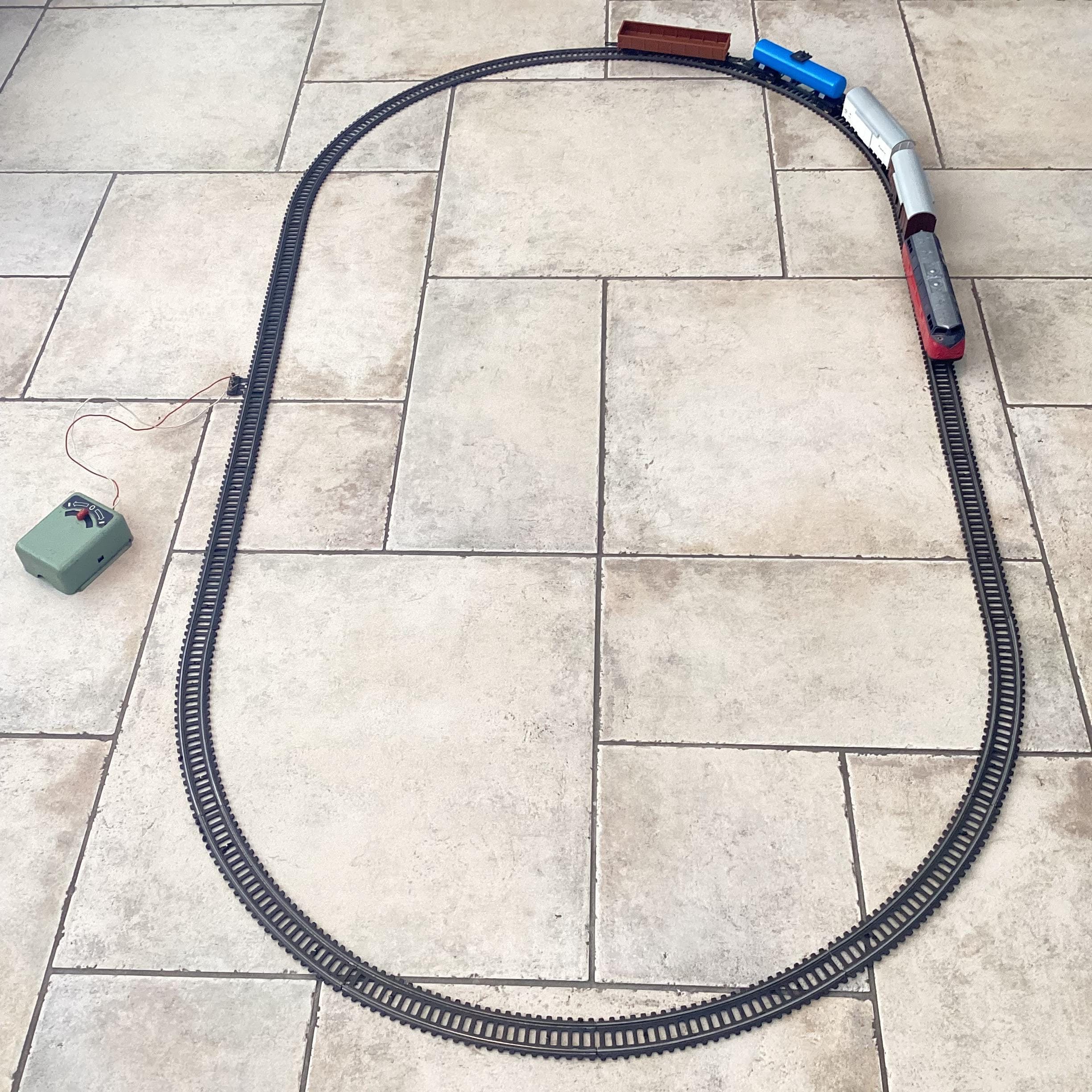 Vintage Train Set | Bakelite GGF Deutsche Bundesbahn HO Scale (1960s) Western Germany — photo 8 of 9