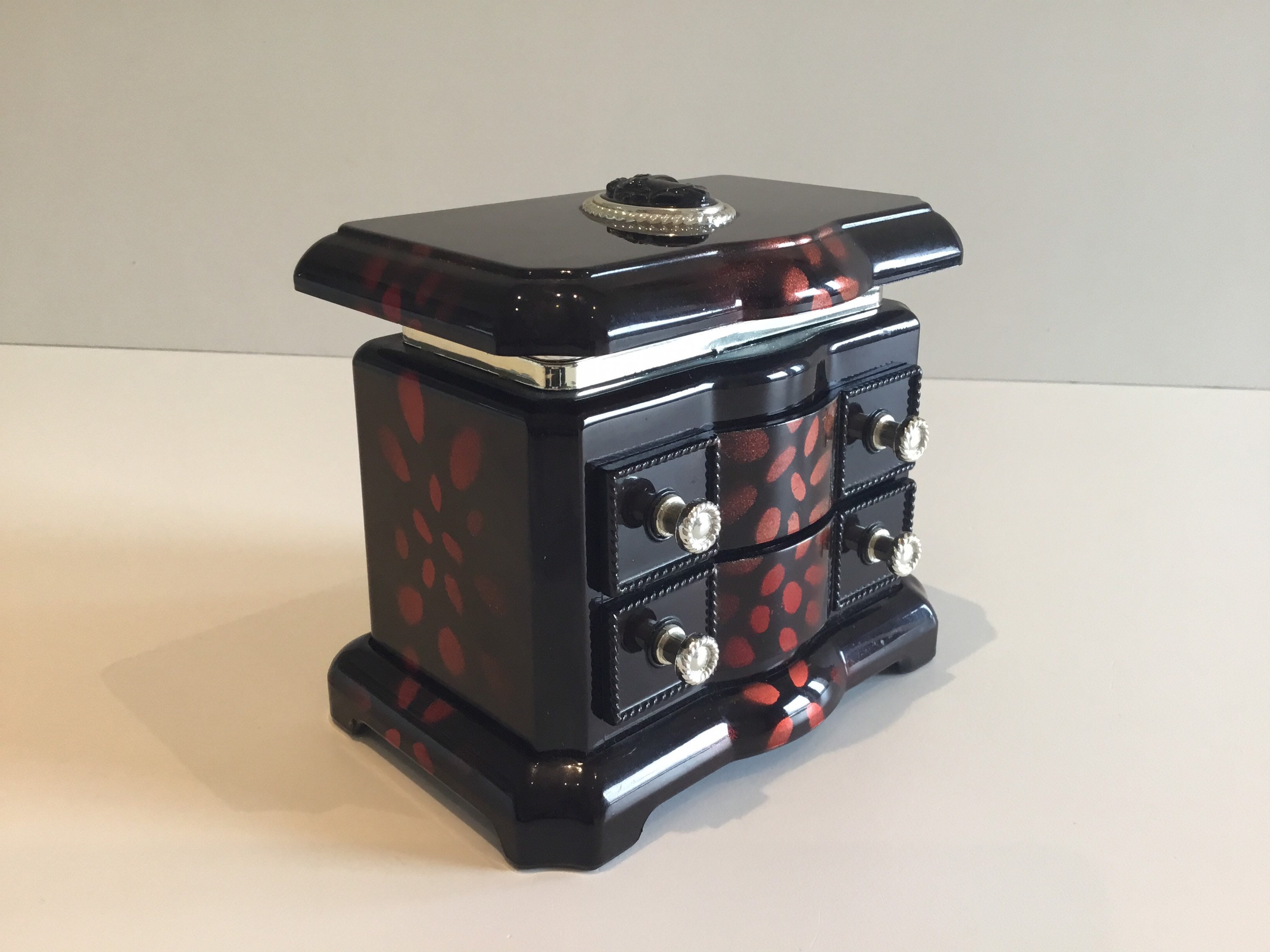 Rare W.B. Jewellery Music Box (1970s) — photo 2 of 11
