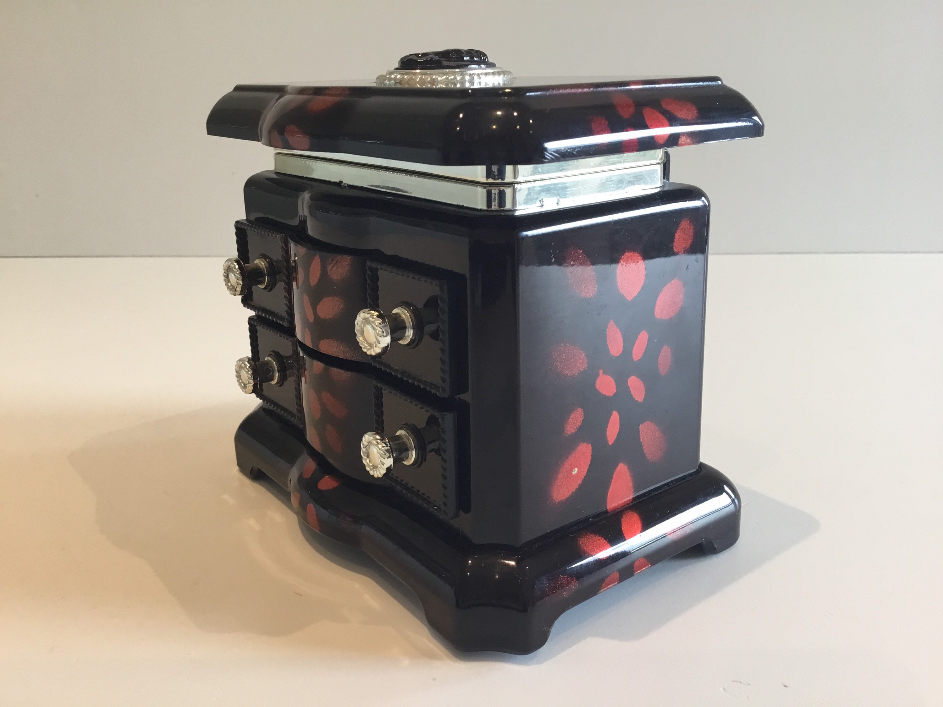 Rare W.B. Jewellery Music Box (1970s) — photo 7 of 11