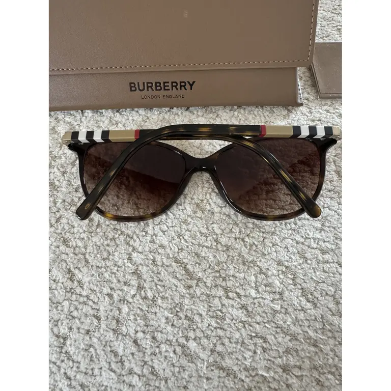 Burberry Women Sunglasses, recent model — photo 4 of 9
