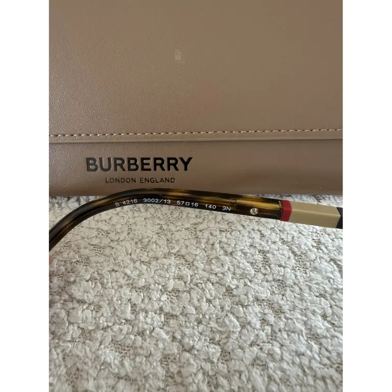 Burberry Women Sunglasses, recent model — photo 5 of 9