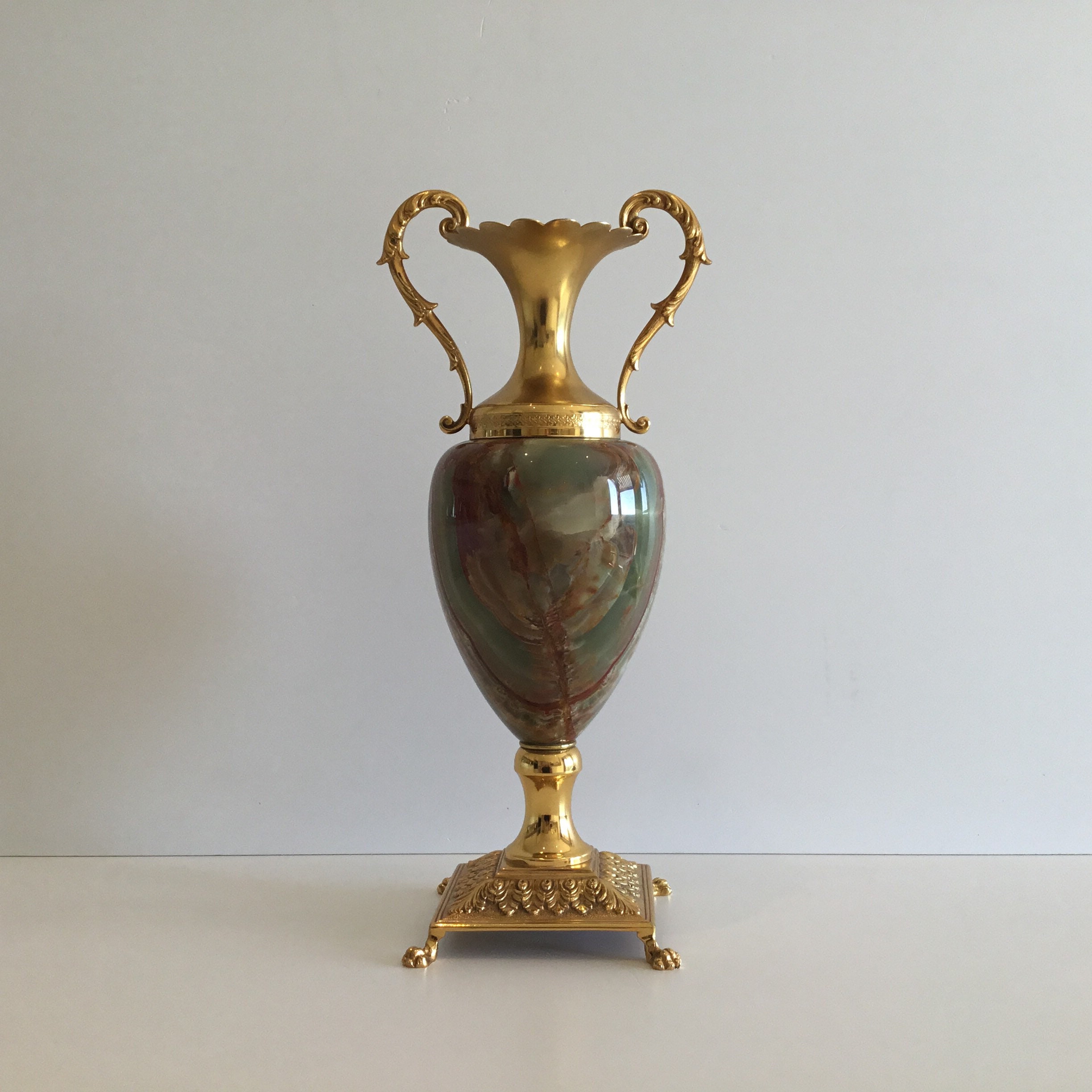 Large Amphora In Gold-Plated Brass And Onyx (1950s) Made In Italy — photo 2 of 11
