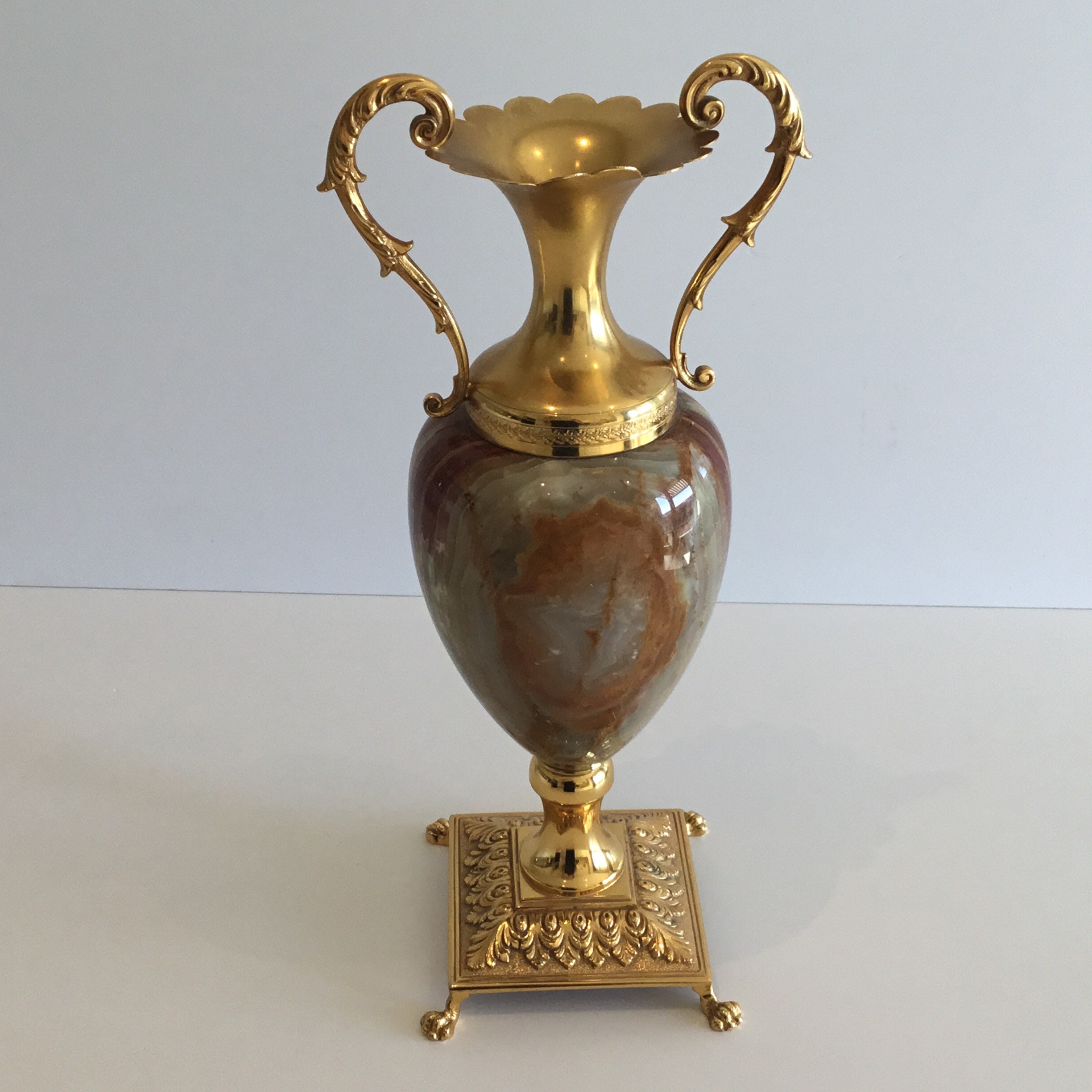 Large Amphora In Gold-Plated Brass And Onyx (1950s) Made In Italy — photo 10 of 11