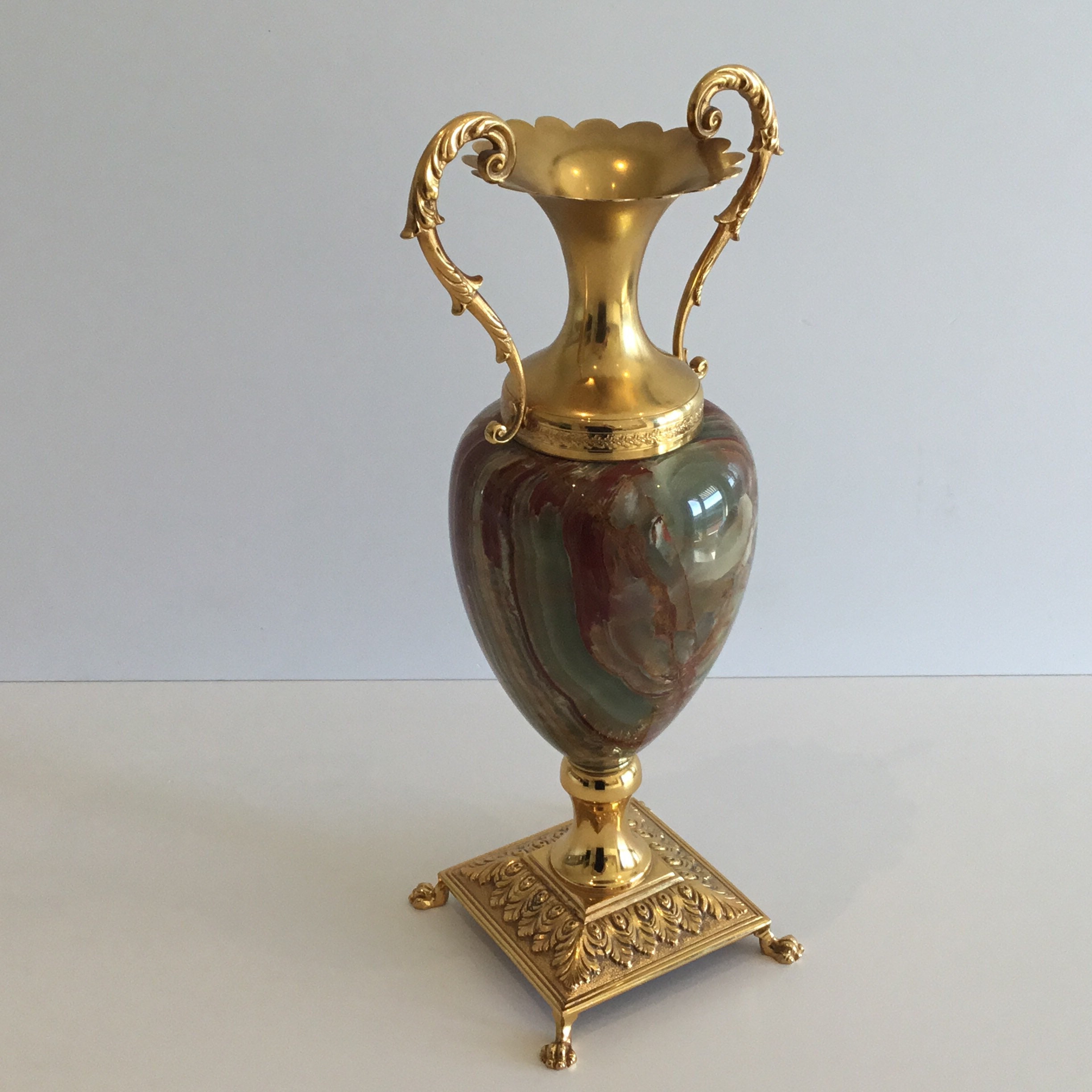 Large Amphora In Gold-Plated Brass And Onyx (1950s) Made In Italy — photo 6 of 11