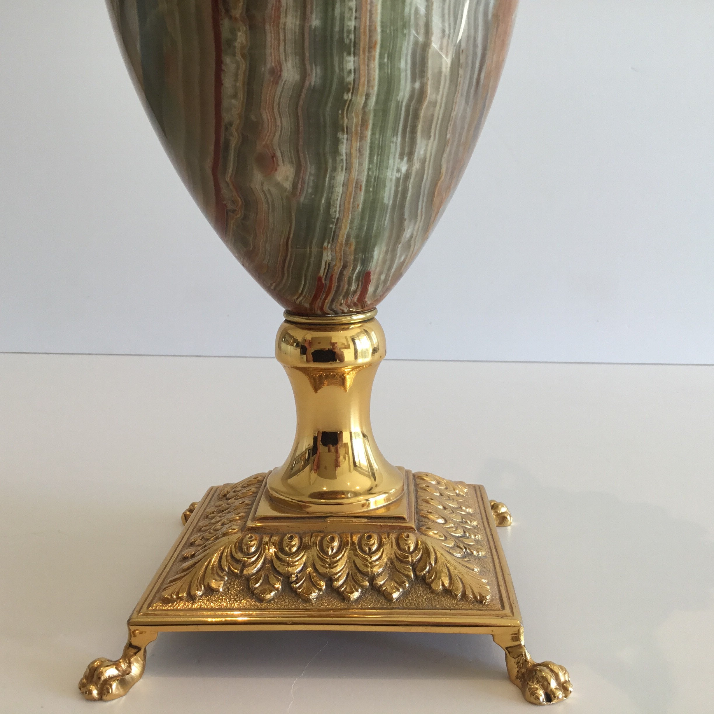 Large Amphora In Gold-Plated Brass And Onyx (1950s) Made In Italy — photo 9 of 11