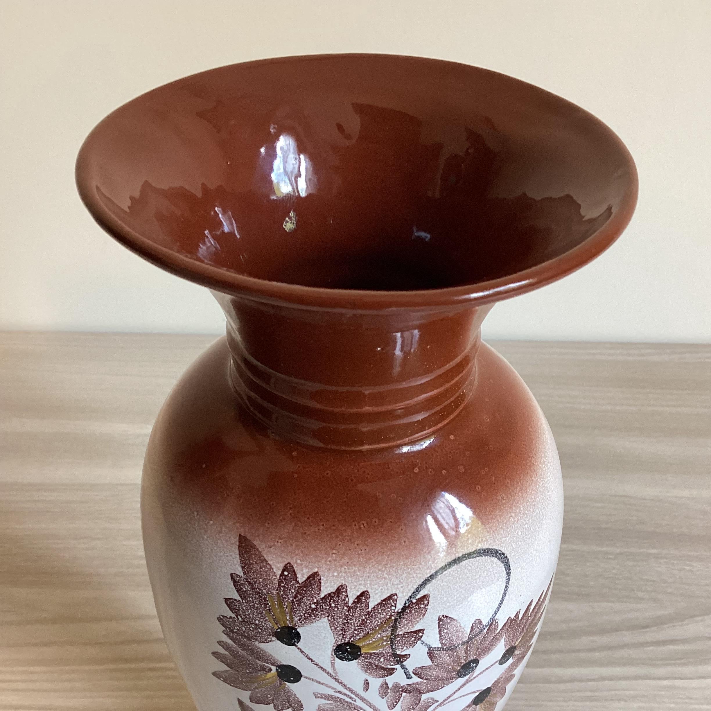 Vintage Art Pottery Vase – Rare Handcrafted Ceramic (1970s) – Made in Ukraine — photo 4 of 9
