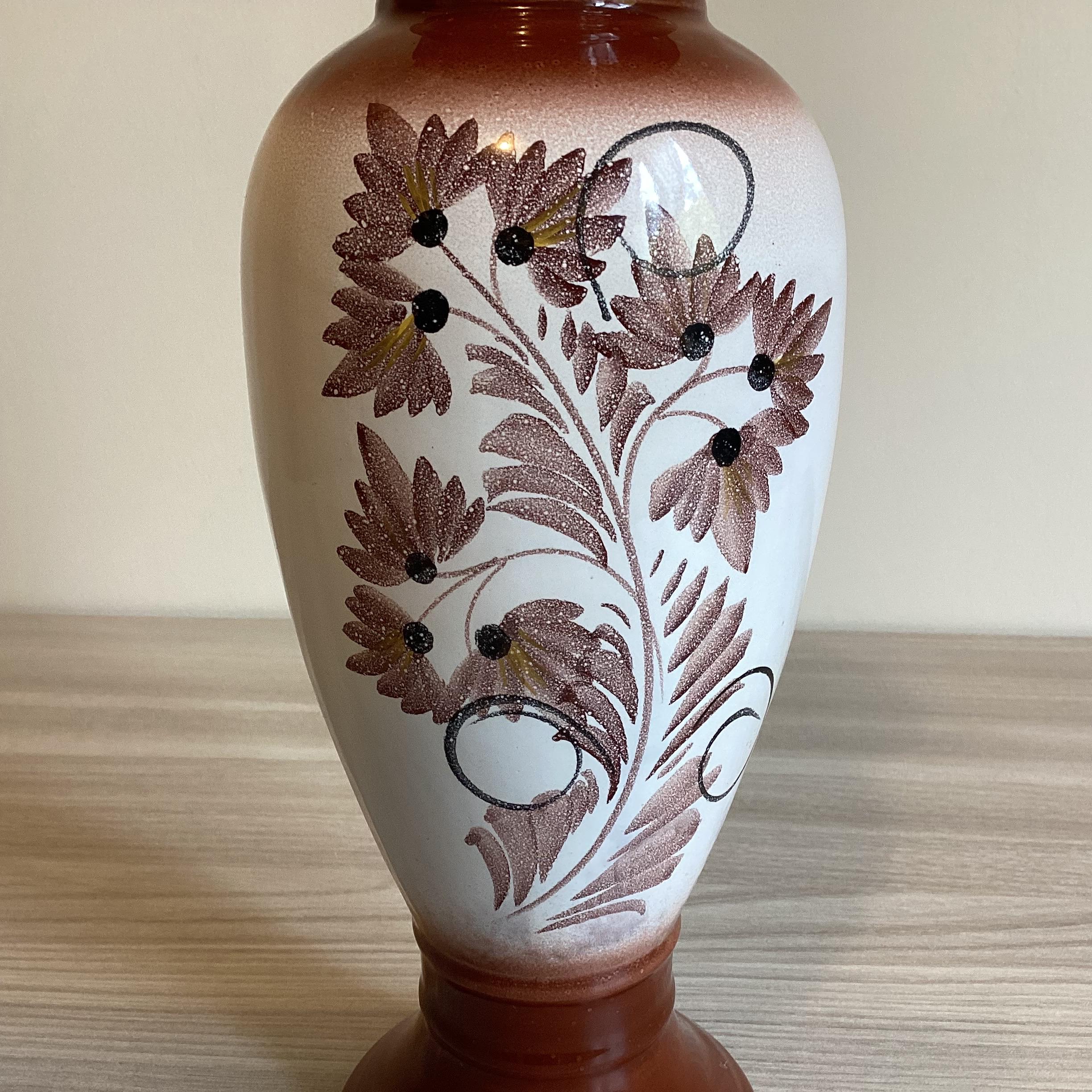 Vintage Art Pottery Vase – Rare Handcrafted Ceramic (1970s) – Made in Ukraine — photo 7 of 9