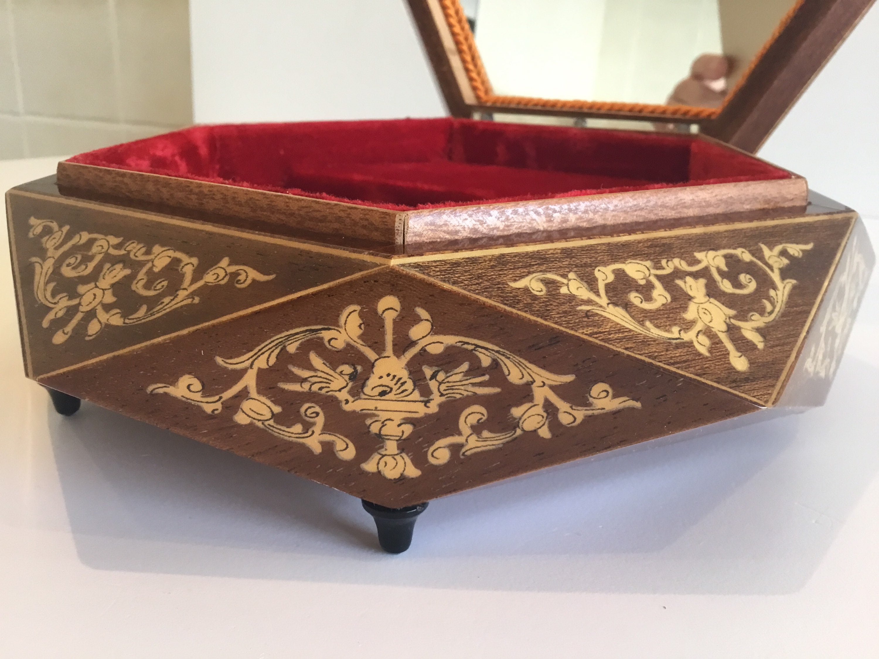 Vintage Music Box | 1960s Wooden Jewelry Container, Sorrento Made In Italy — photo 8 of 11