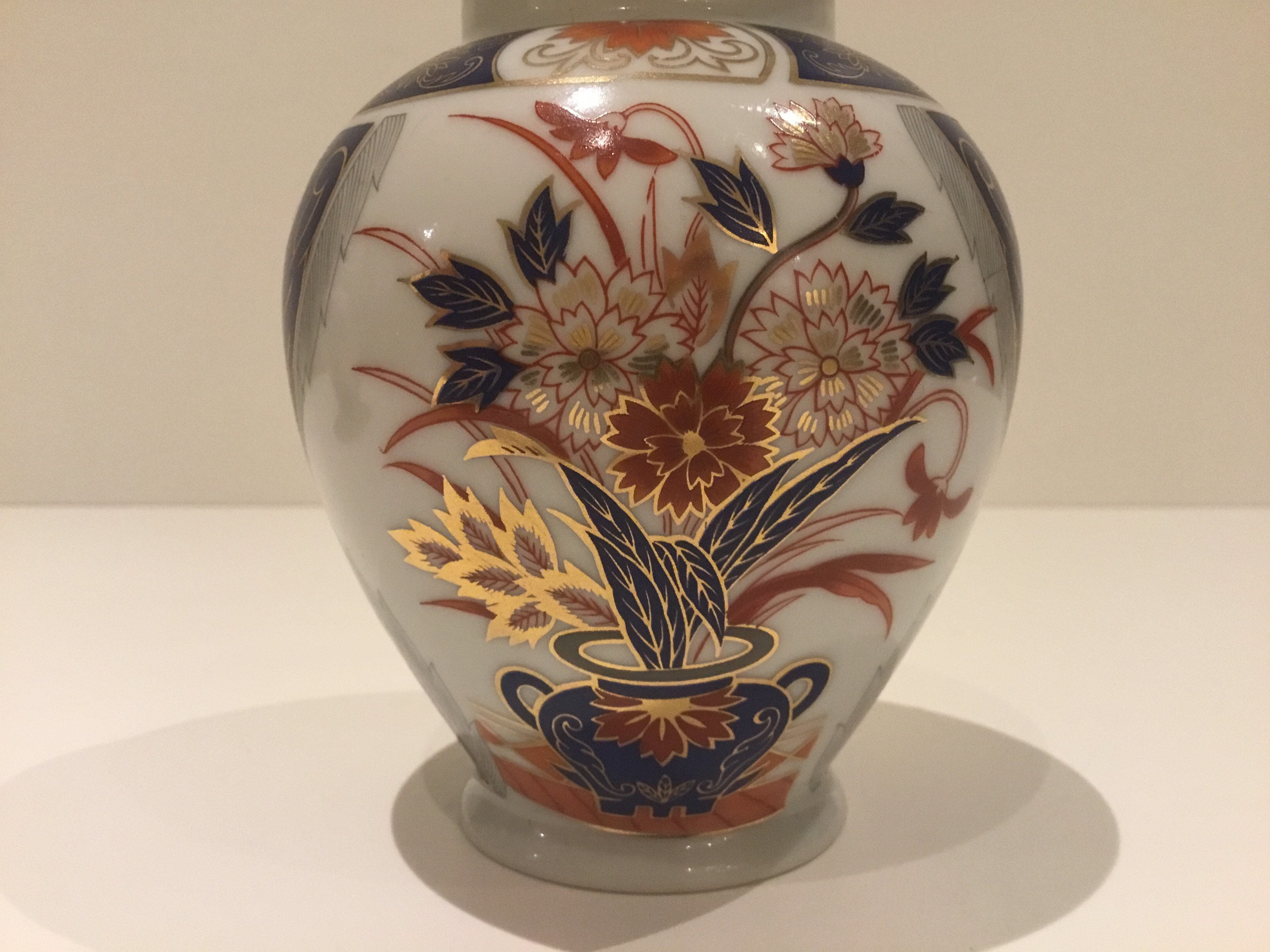 Porcelain Vase 1950s | Home Decor  Collectible, Japanese Arita Imari Eiwa Kinsei — photo 8 of 11