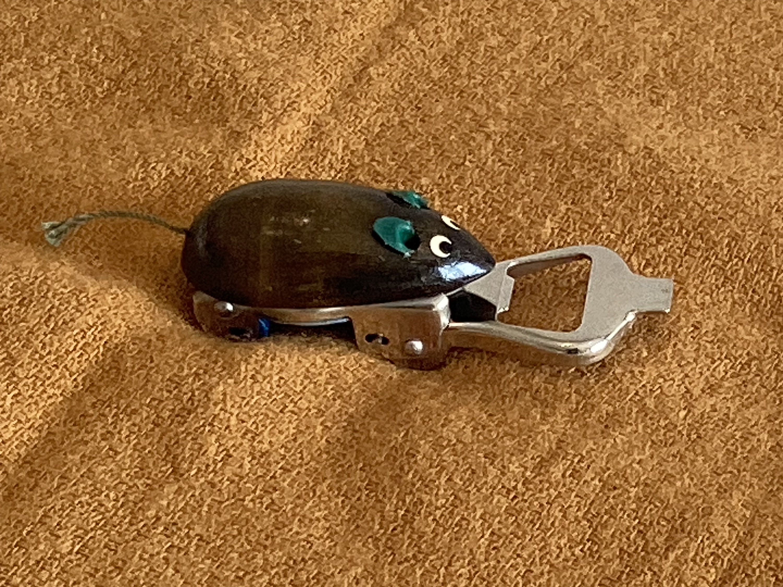 Vintage Bottle Opener | 1960s Mechanical Mouse, Wood Steel Collectible — photo 4 of 6