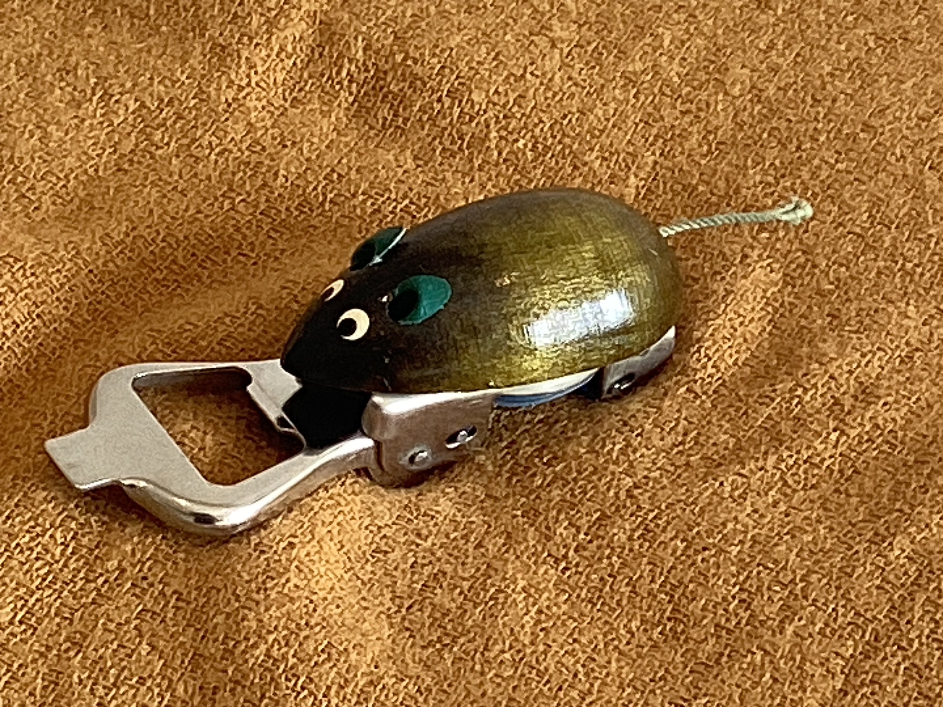 Vintage Bottle Opener | 1960s Mechanical Mouse, Wood Steel Collectible — photo 5 of 6