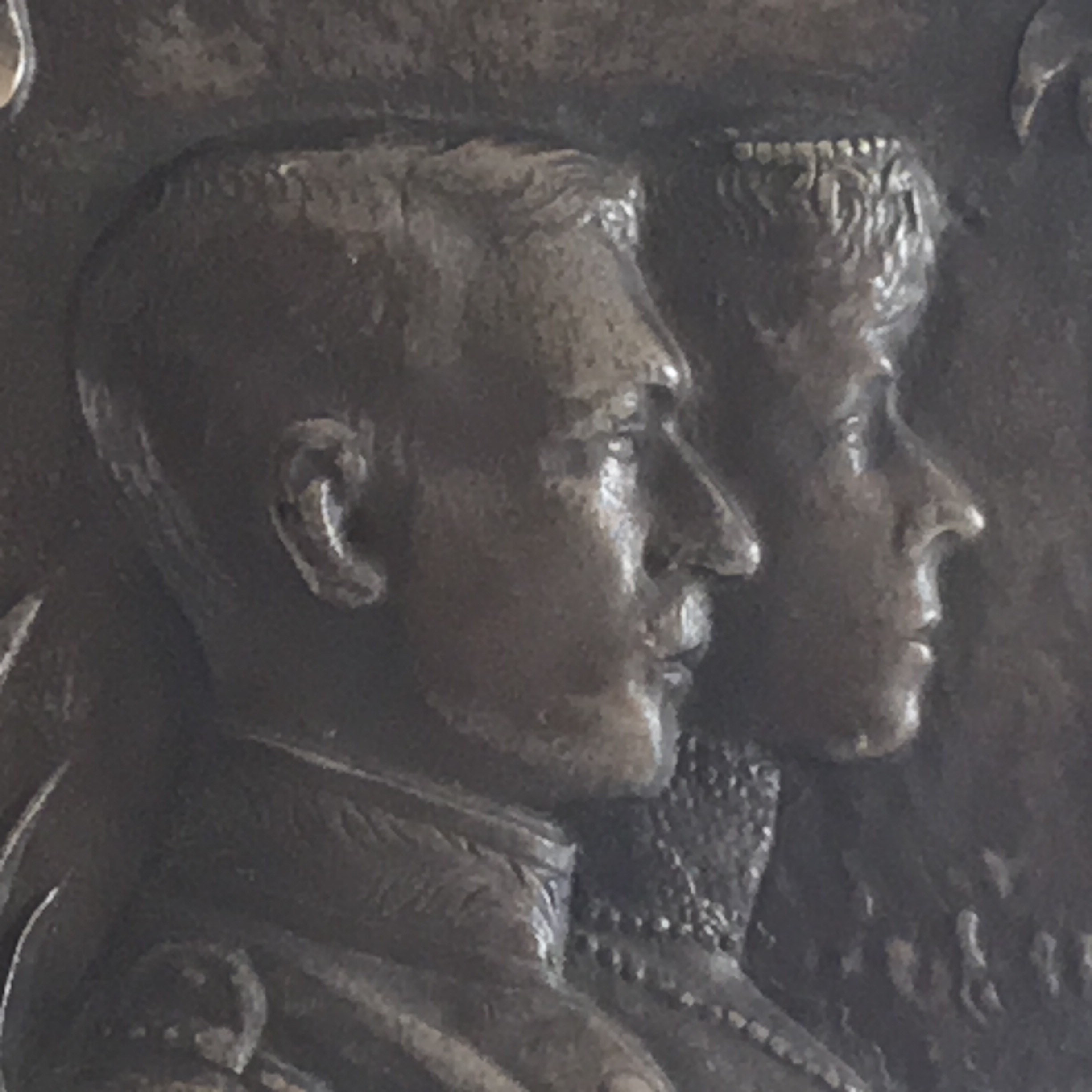 Antique Bronze Plaque | King Albert I & Queen Elisabeth Belgium 1915, Rick Wouters — photo 3 of 6