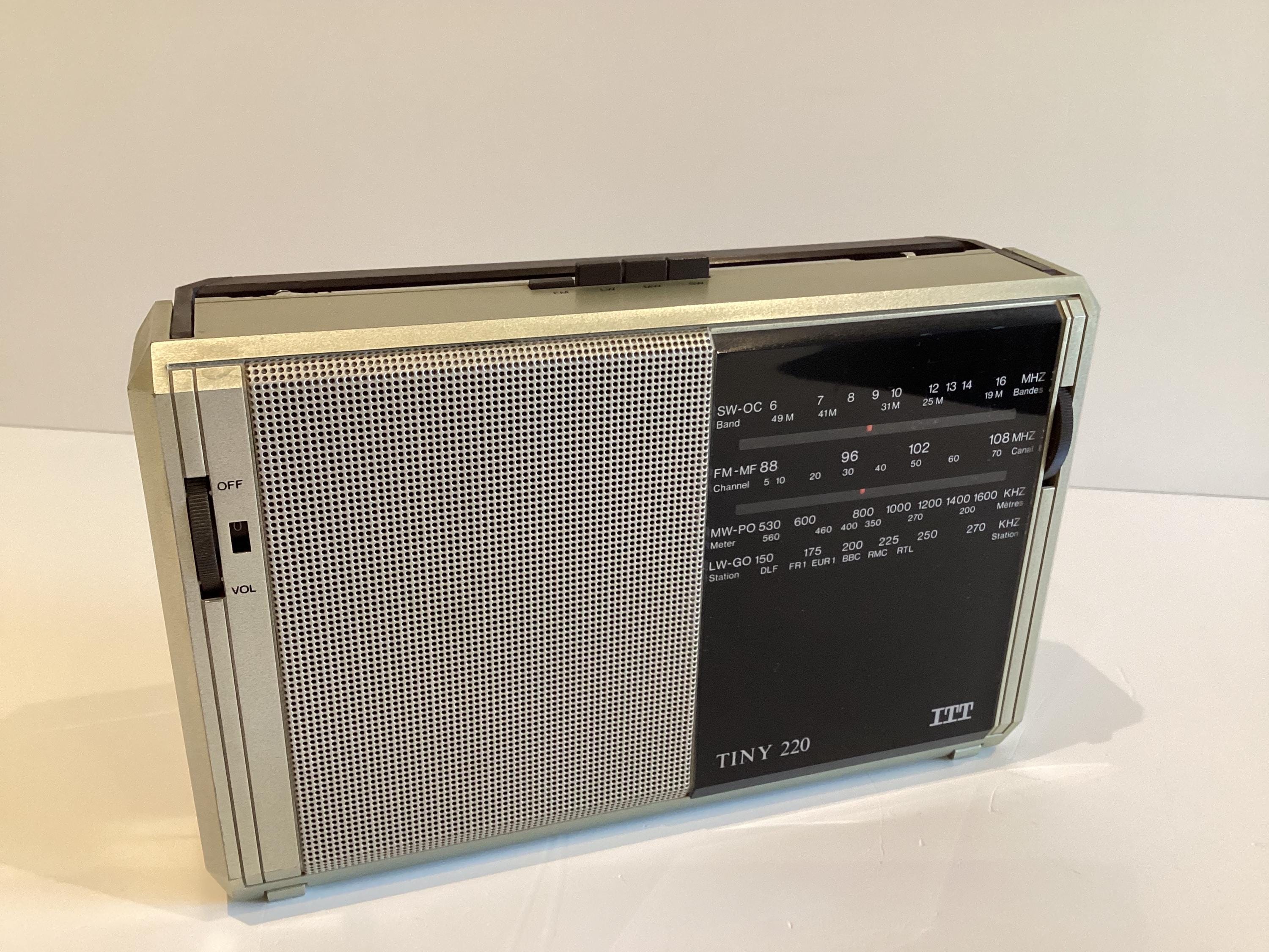 Vintage Radio ITT / Tiny 220 (1983), Made In Germany, Portable Working, Collectible — photo 3 of 8