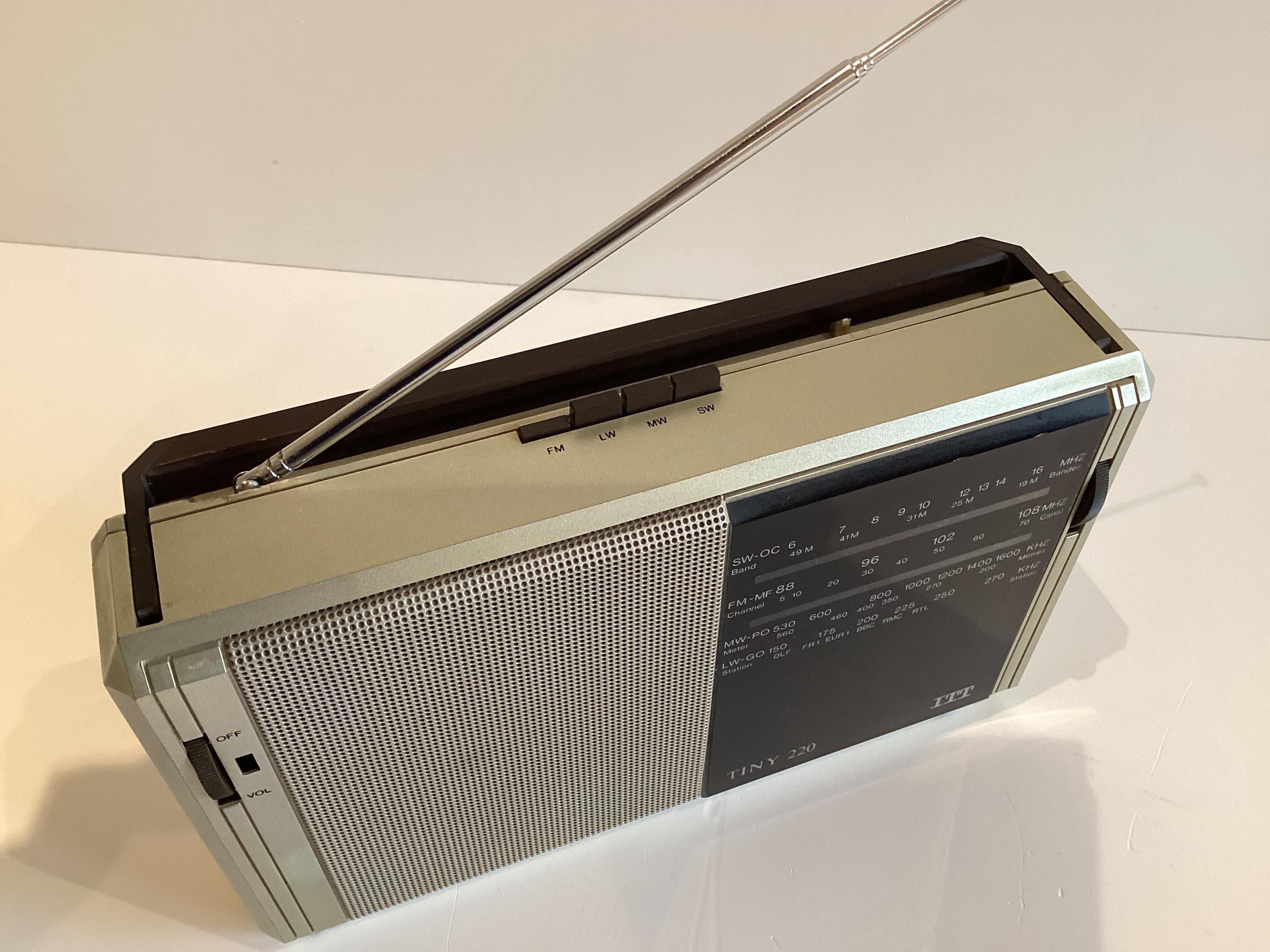 Vintage Radio ITT / Tiny 220 (1983), Made In Germany, Portable Working, Collectible — photo 4 of 8