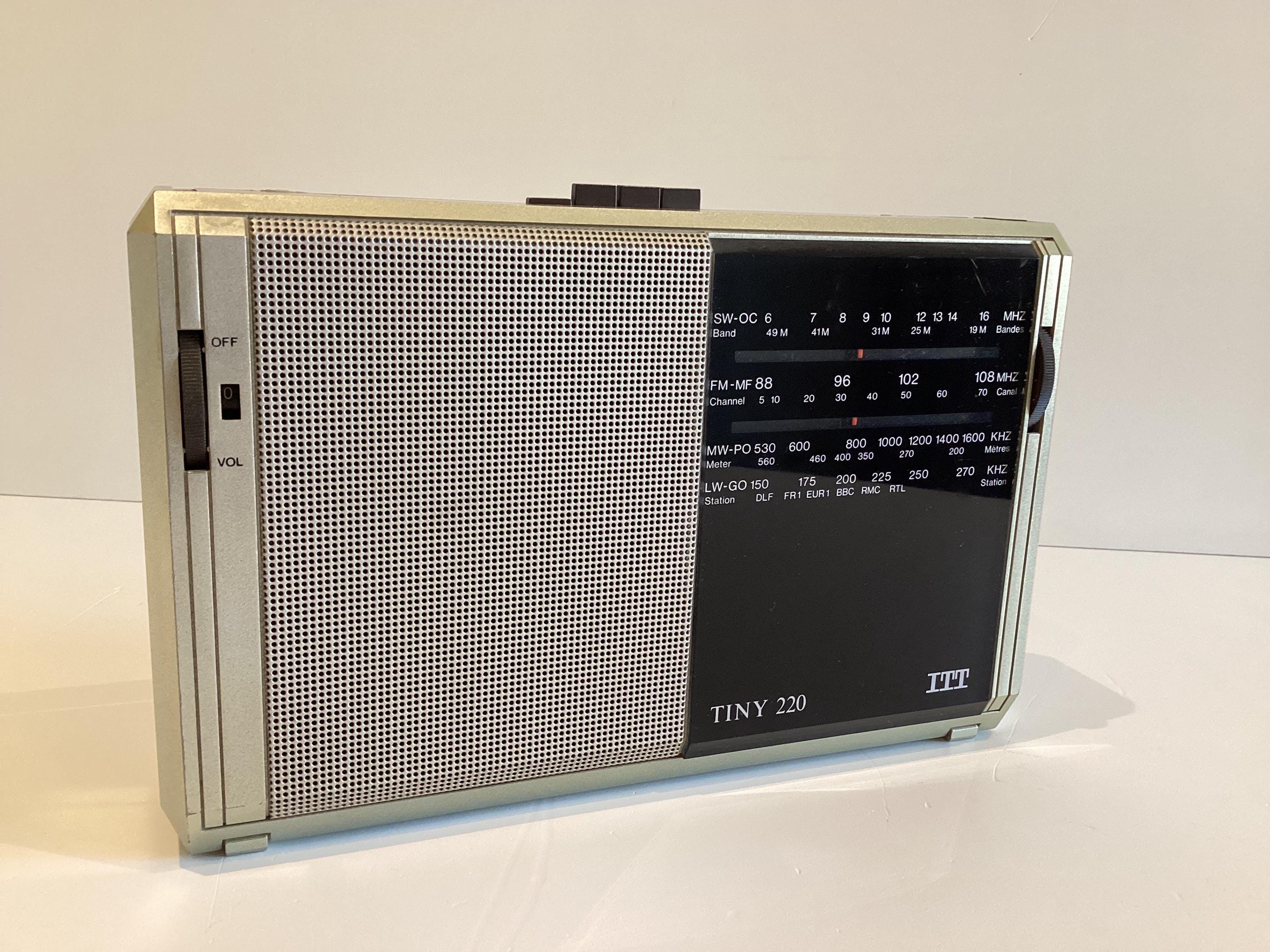 Vintage Radio ITT / Tiny 220 (1983), Made In Germany, Portable Working, Collectible — photo 5 of 8