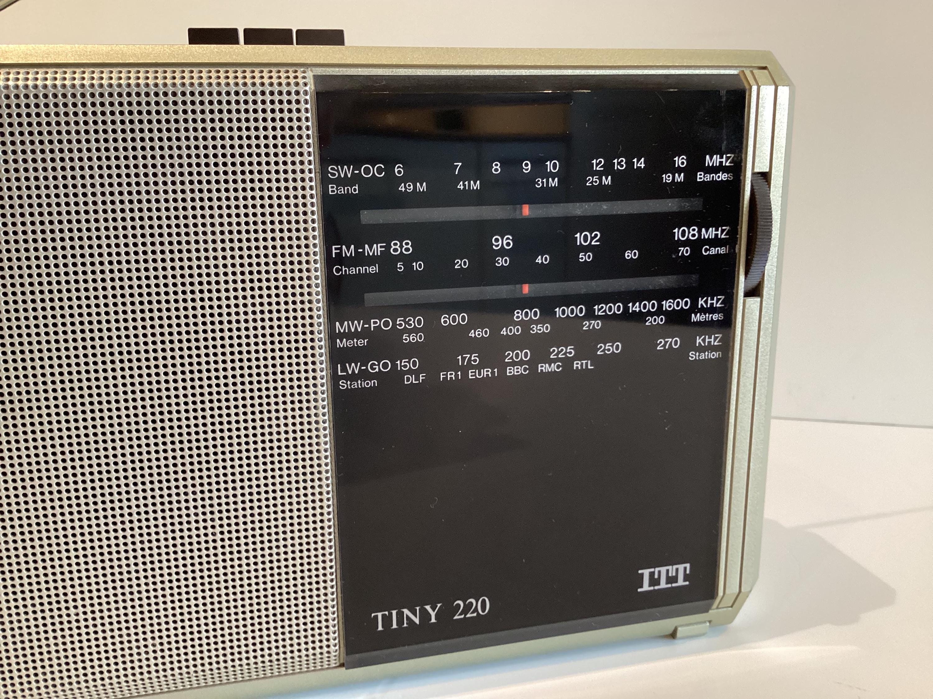 Vintage Radio ITT / Tiny 220 (1983), Made In Germany, Portable Working, Collectible — photo 7 of 8