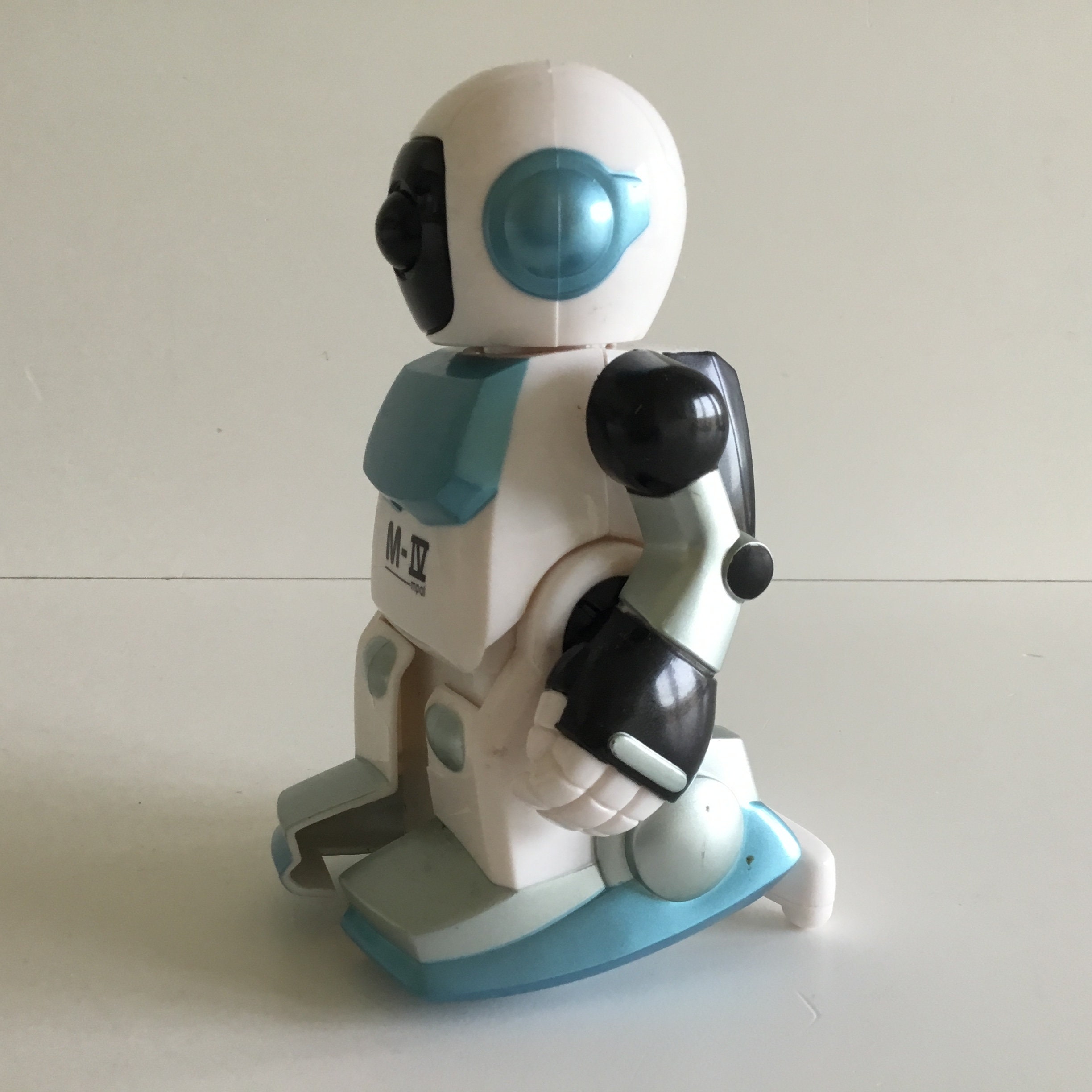 Vintage Automaton | 2002 Silverlit M-IV Battery Operated Robot, Hong Kong Collectible — photo 4 of 7