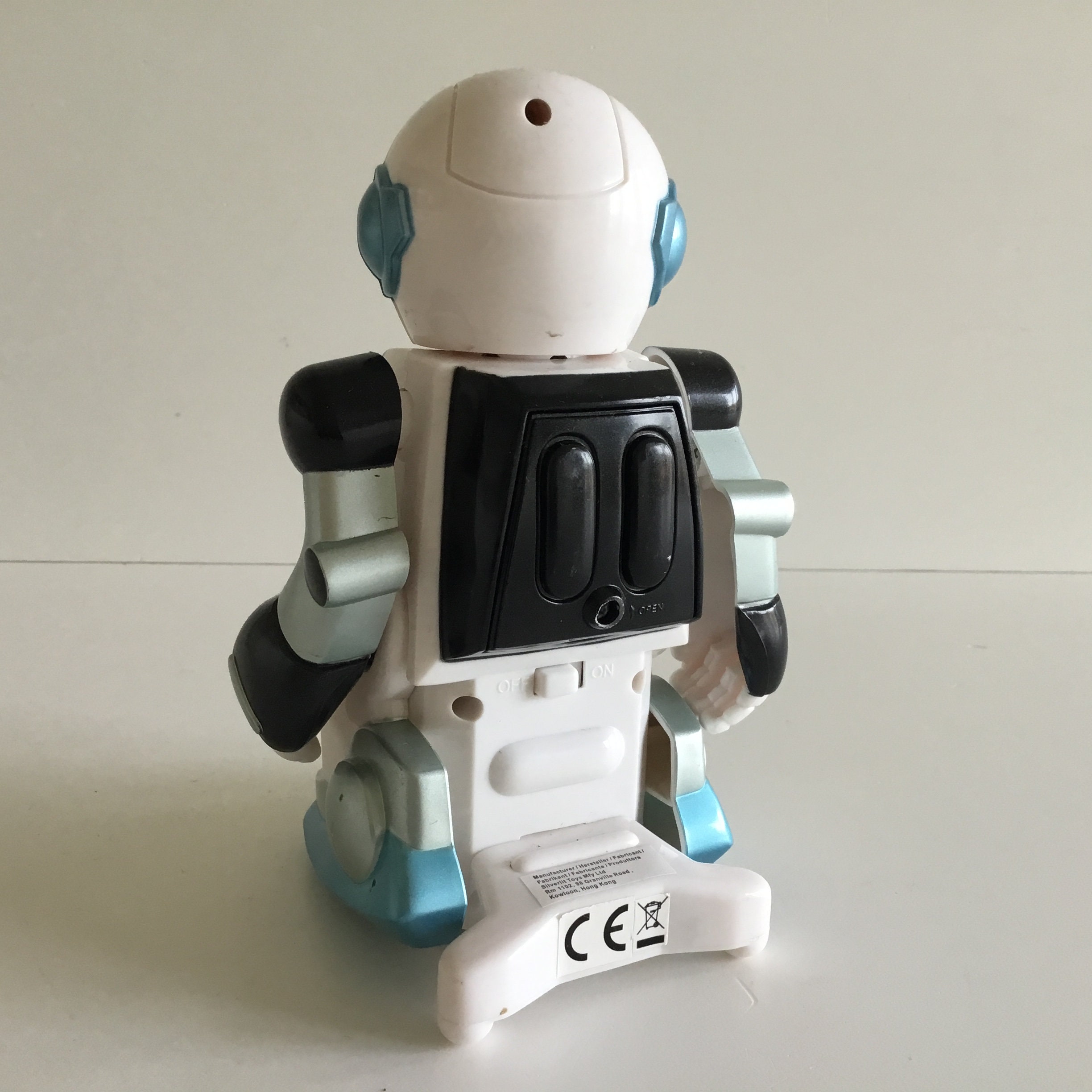 Vintage Automaton | 2002 Silverlit M-IV Battery Operated Robot, Hong Kong Collectible — photo 5 of 7