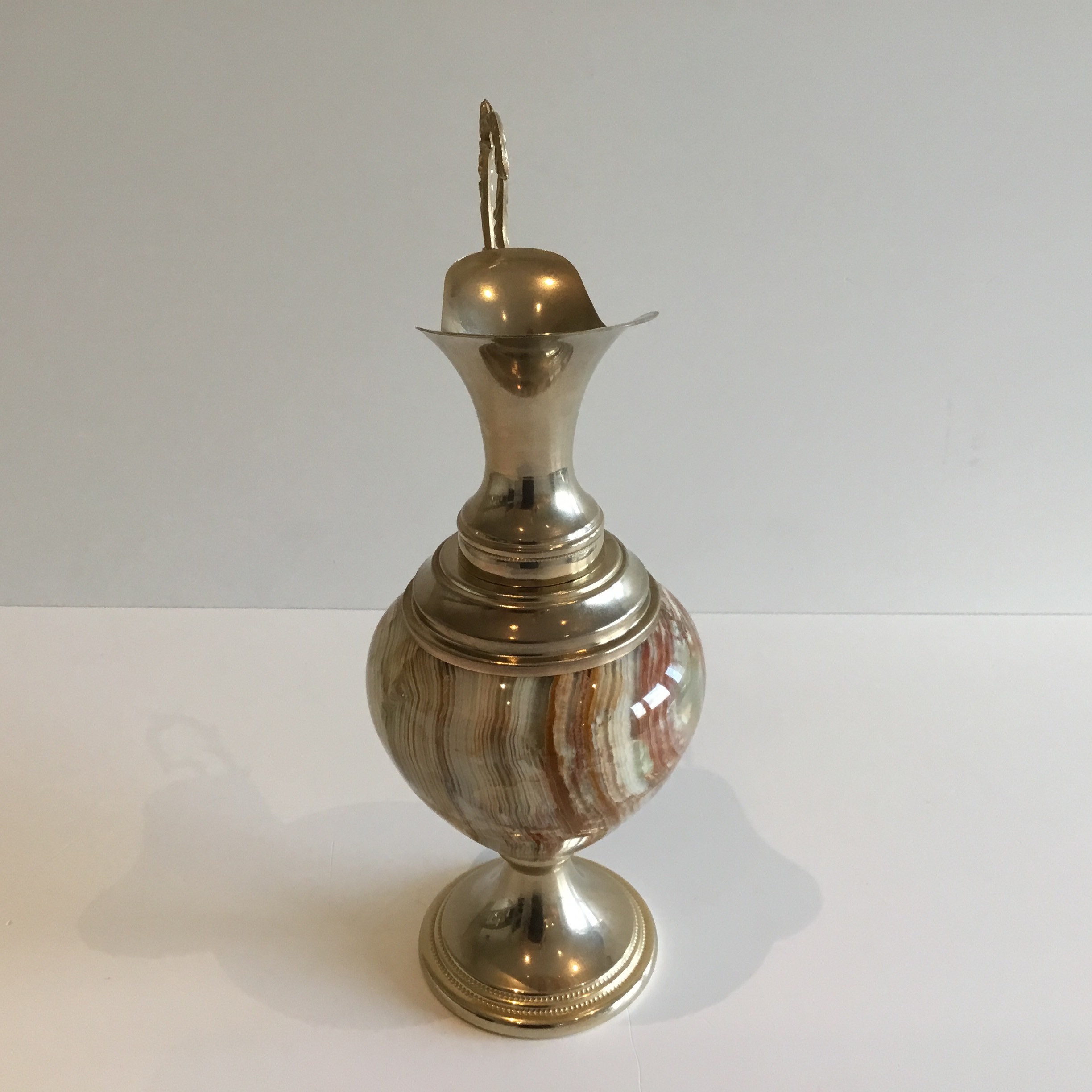 Vintage Onyx Amphora – Gold Metal & Handcrafted Stone (1950s) Made in Italy — photo 5 of 9