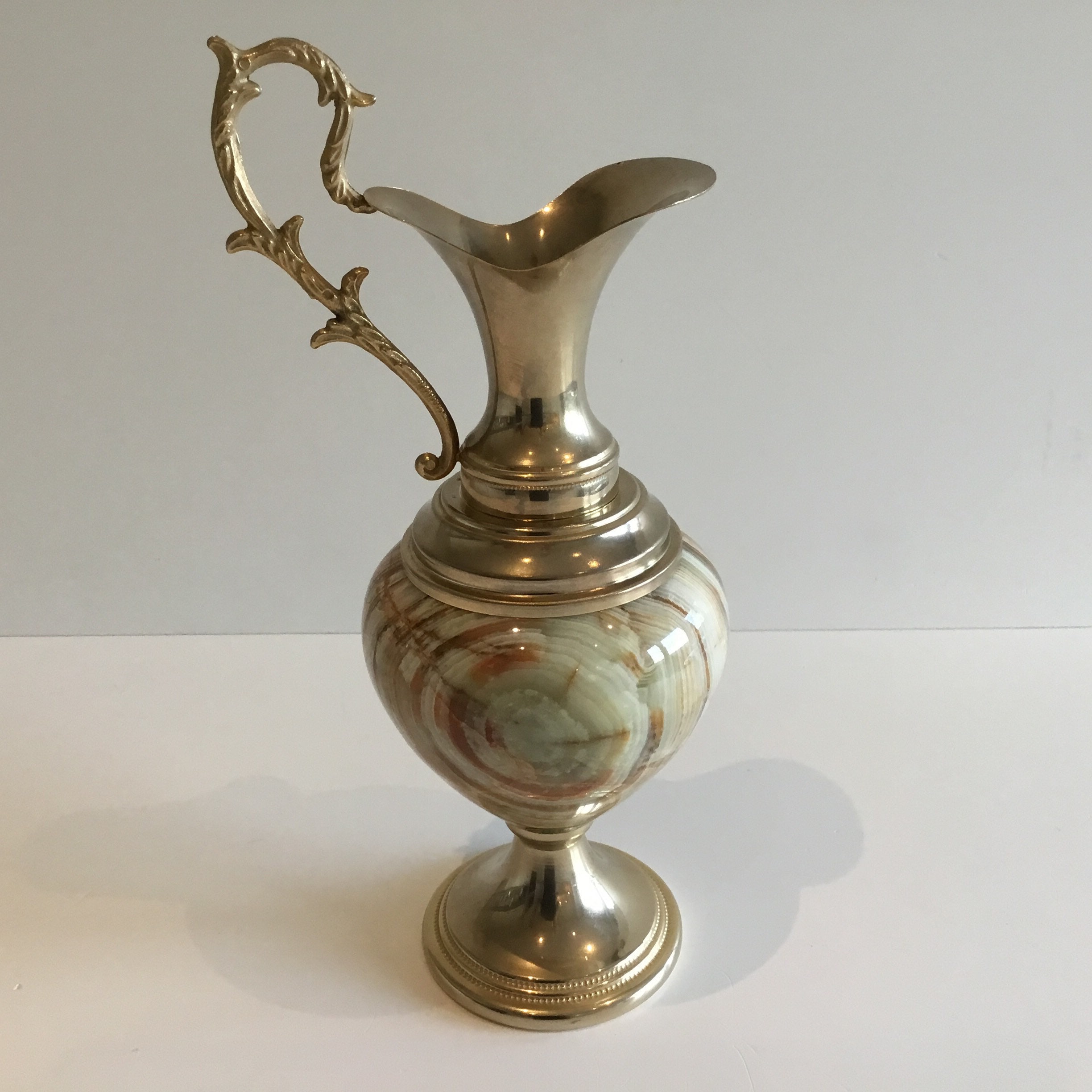 Vintage Onyx Amphora – Gold Metal & Handcrafted Stone (1950s) Made in Italy — photo 6 of 9