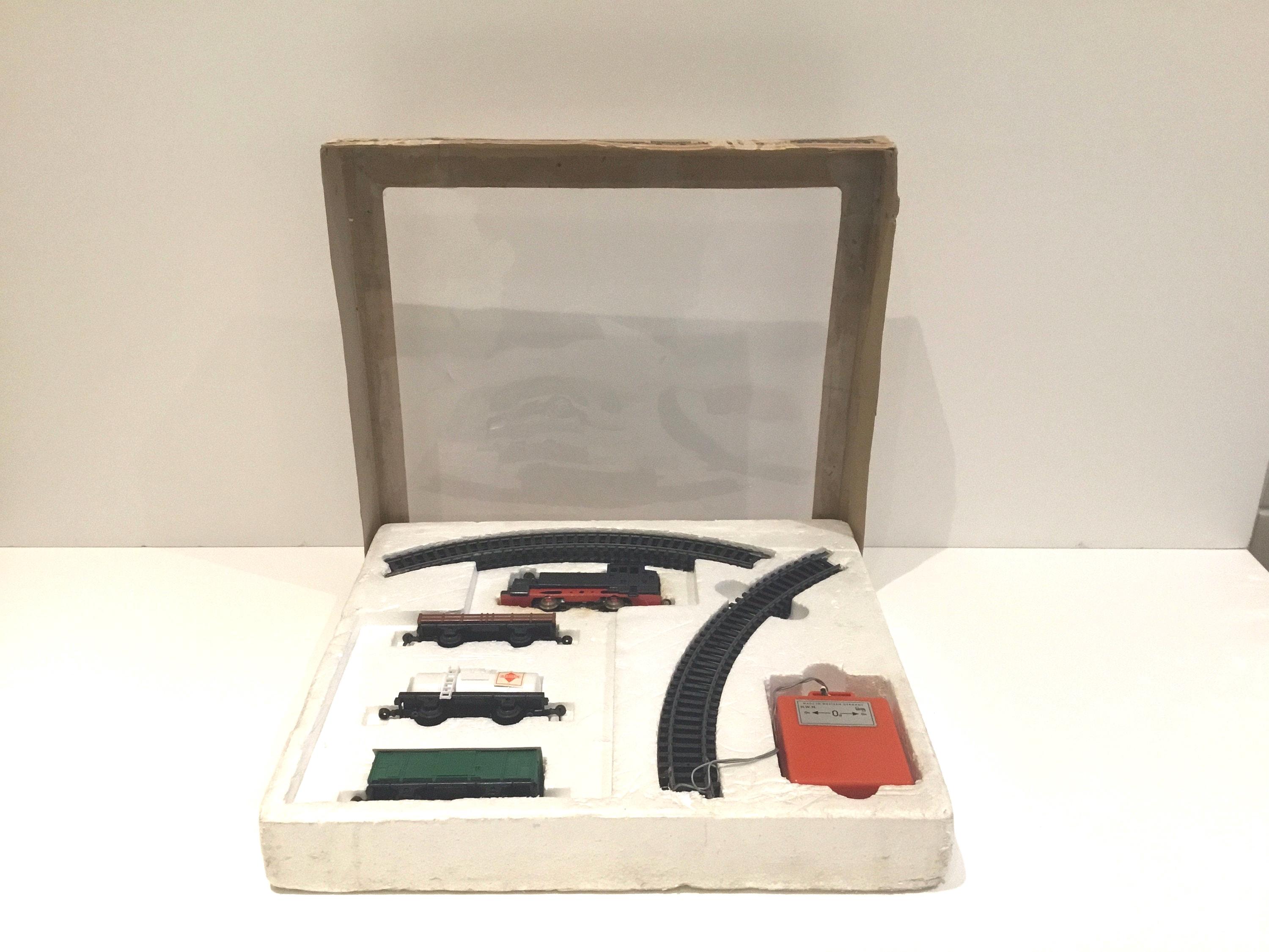 Vintage Toy Train Set | HWN Eisenbahn 1950s Western Germany, Battery Operated Complete — photo 3 of 10
