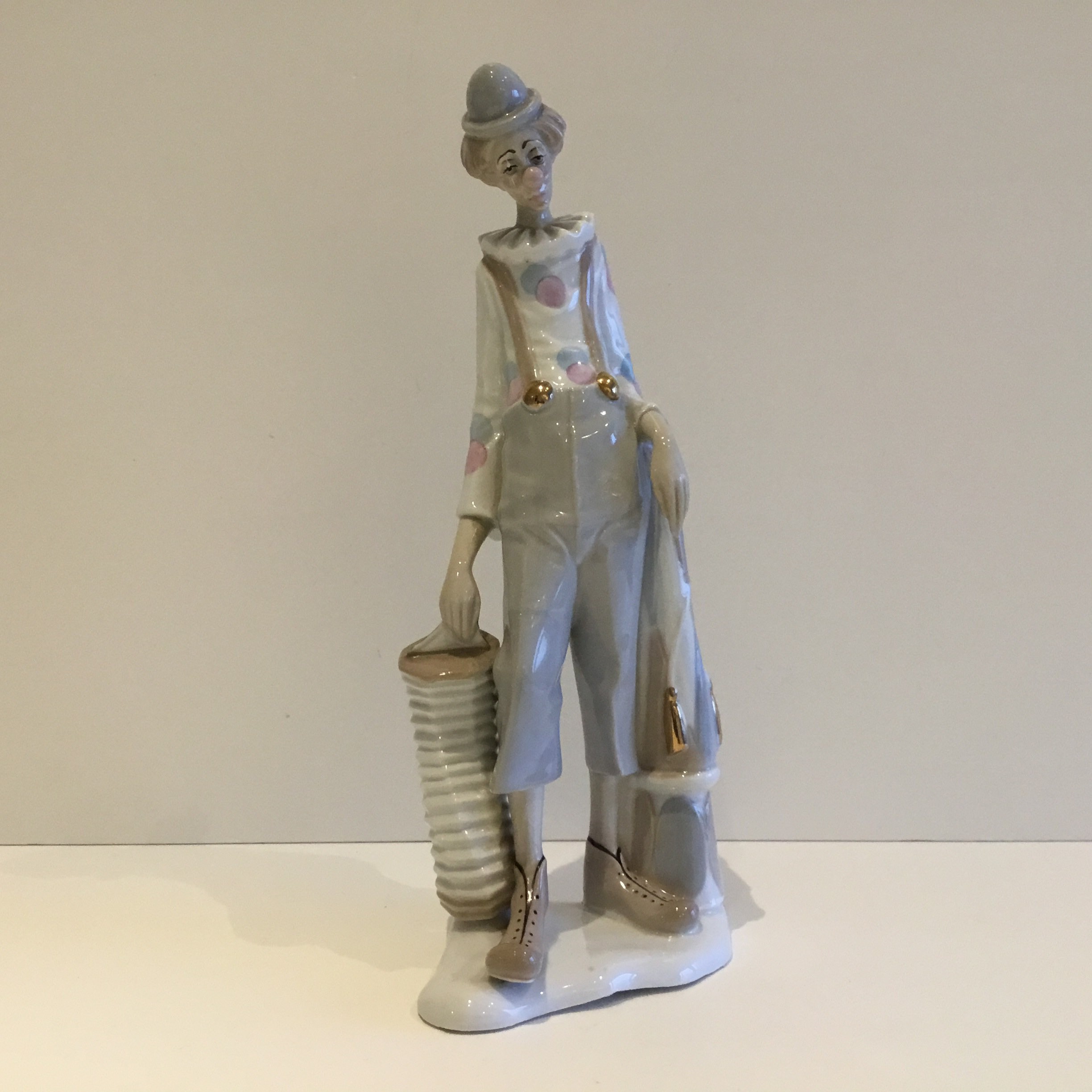 Vintage Porcelain Figurine | D'Art Spain 1960s Clown, Hand Painted Collectible — photo 3 of 10