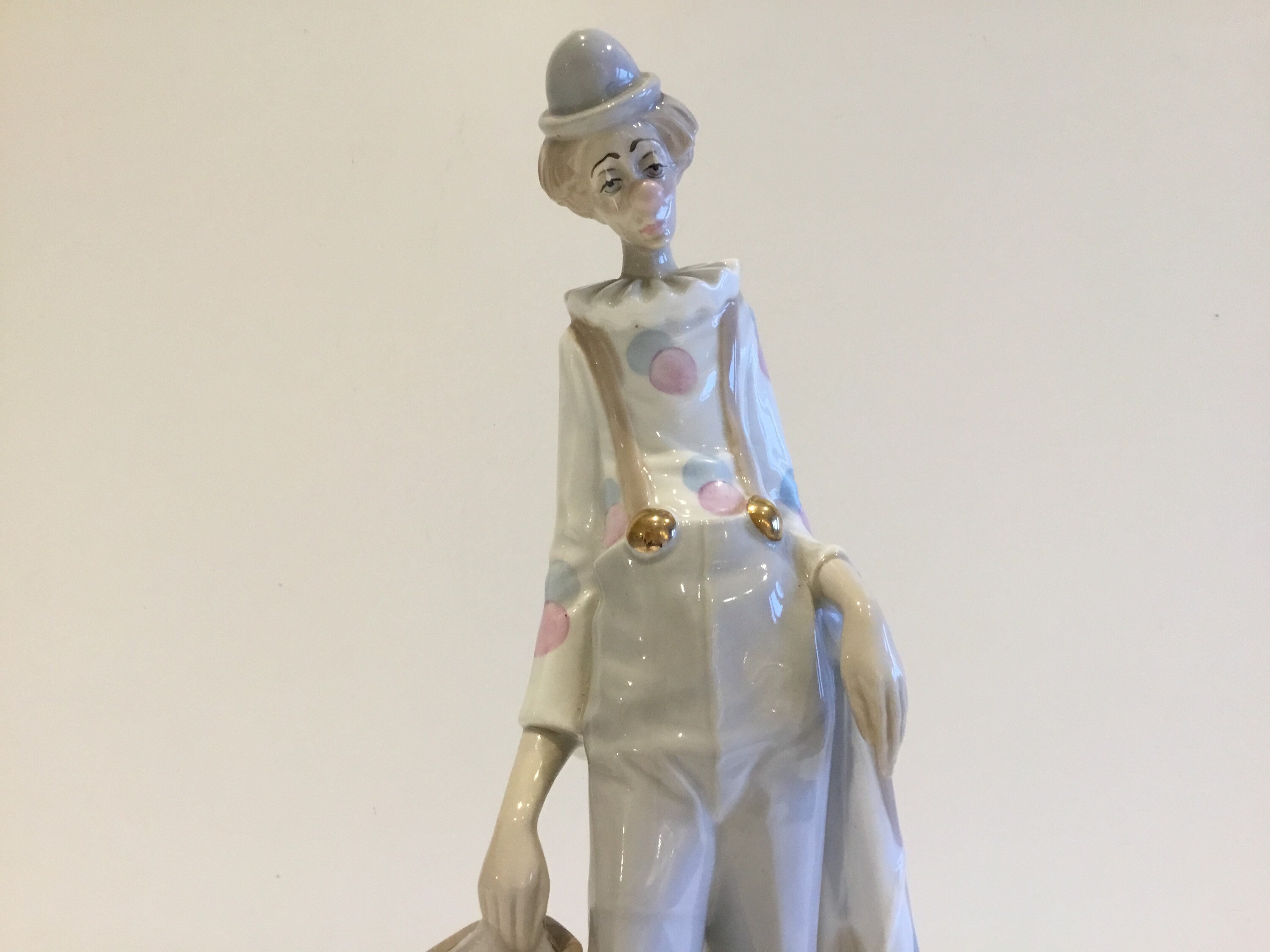 Vintage Porcelain Figurine | D'Art Spain 1960s Clown, Hand Painted Collectible — photo 8 of 10