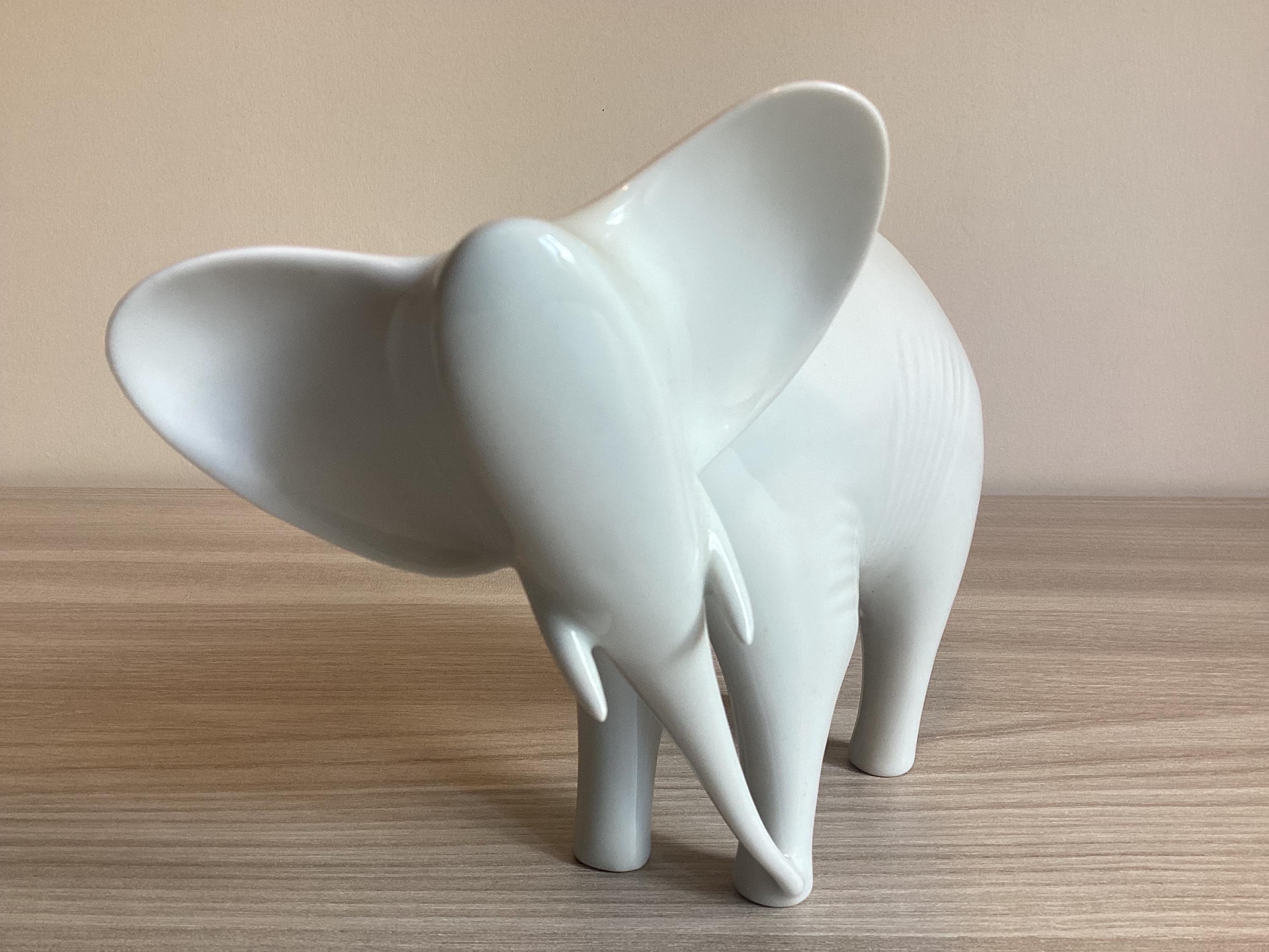Vintage Porcelain Elephant | Royal Dux Bohemia 1960s, Jaroslav Jezek Designer White — photo 4 of 9