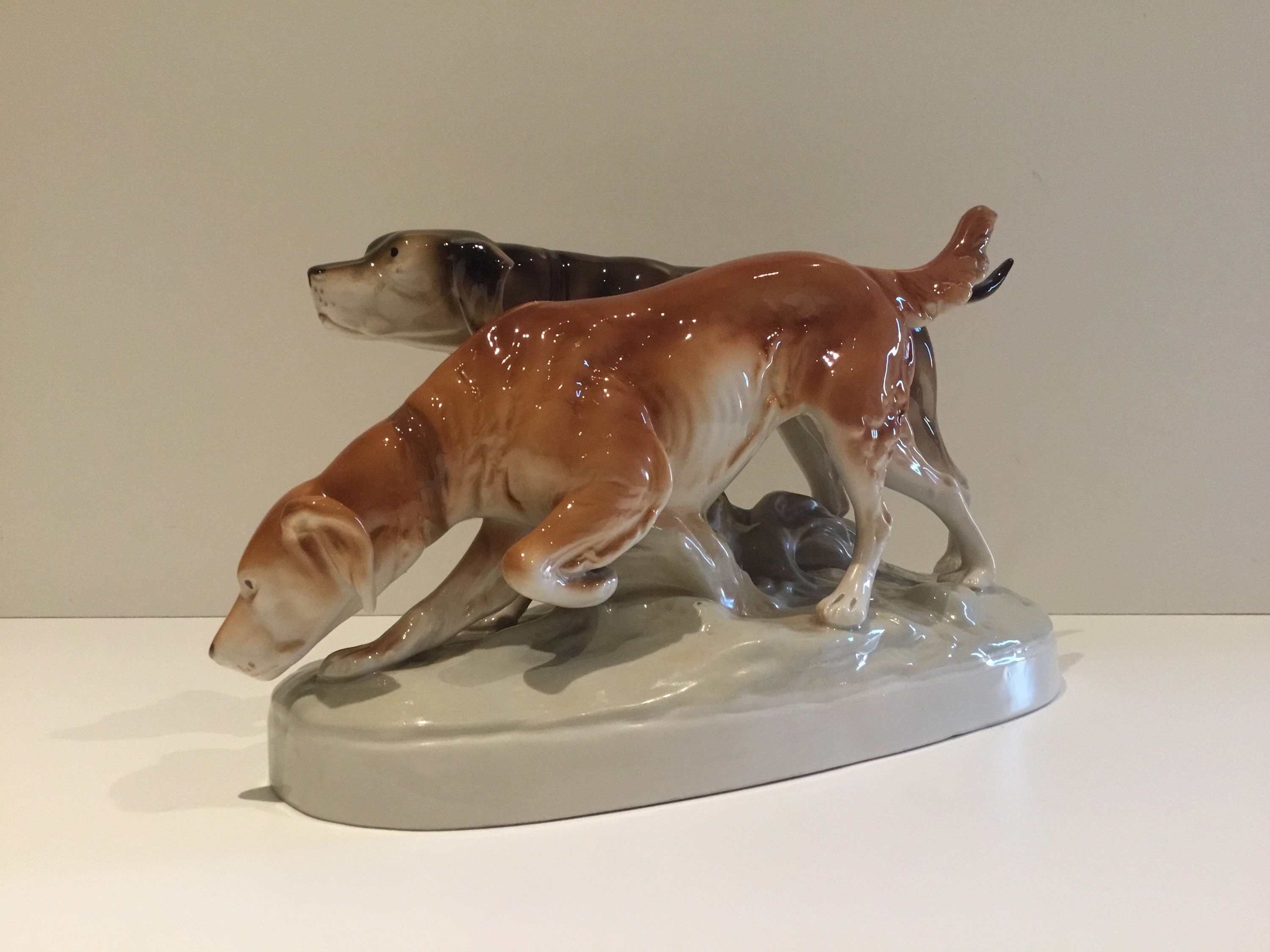 Vintage Porcelain | Royal Dux Czechoslovakia Hunting Dogs (1930s) Large Sculpture — photo 3 of 8