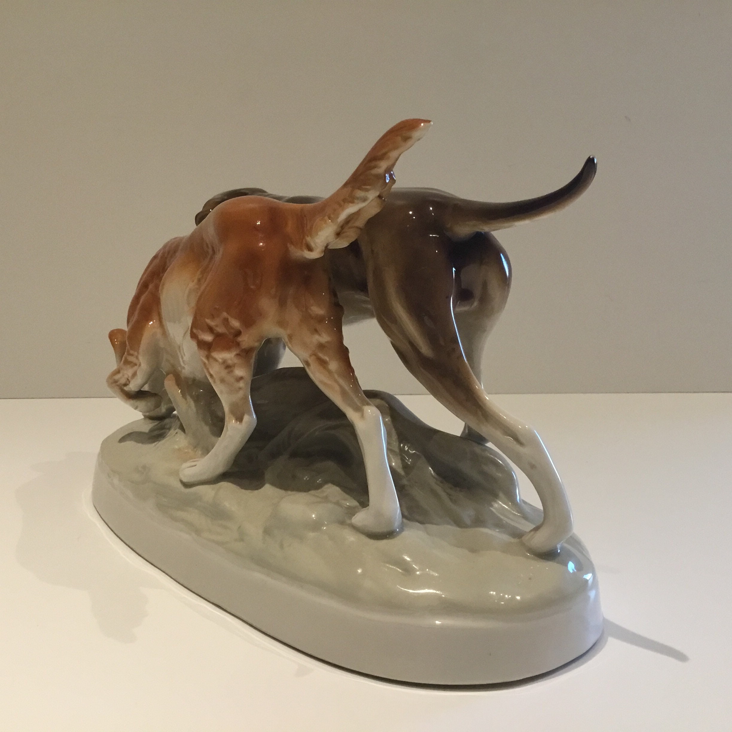 Vintage Porcelain | Royal Dux Czechoslovakia Hunting Dogs (1930s) Large Sculpture — photo 6 of 8