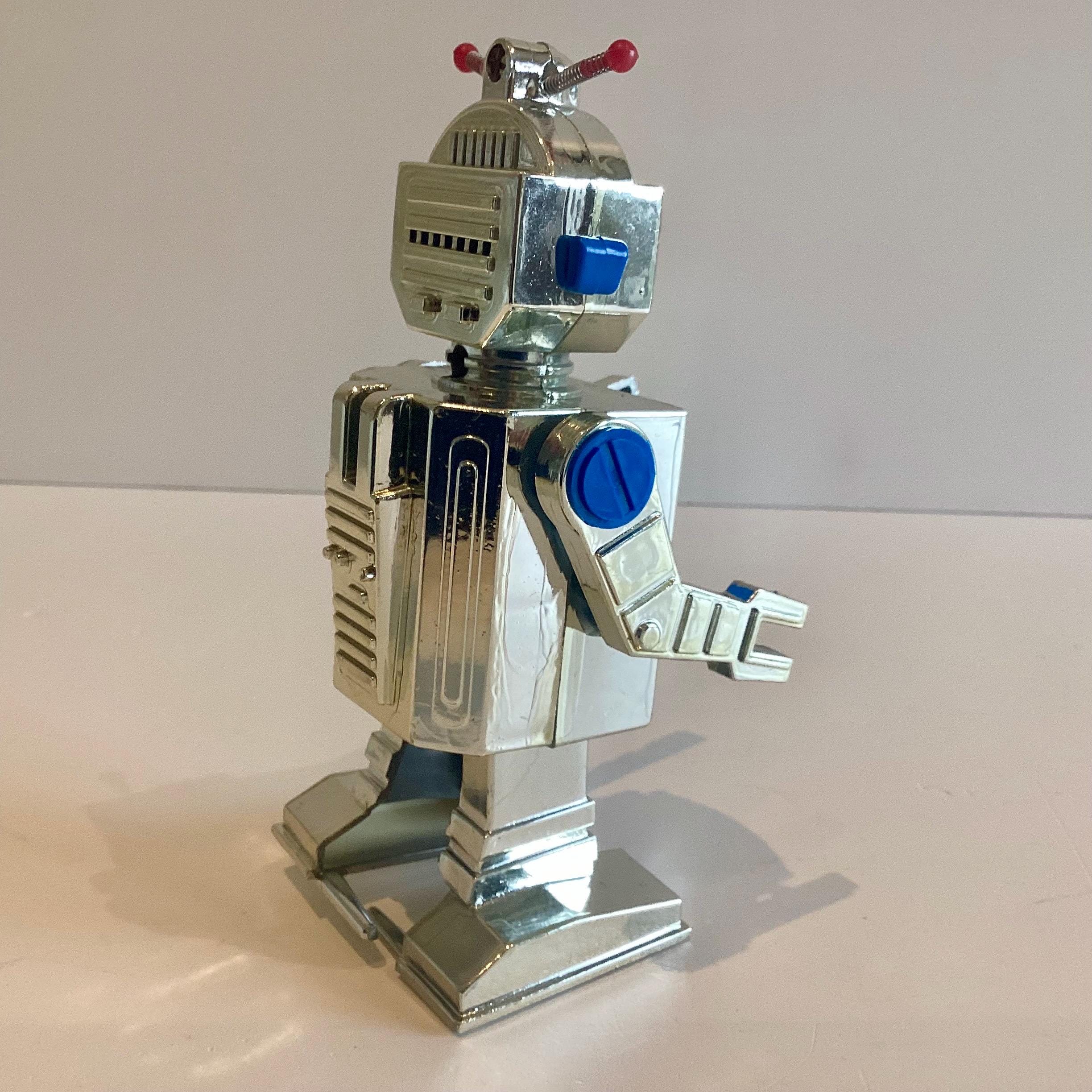 Vintage Toy Ukrainian Wind Up Walking Robot 1990 Dnipro 6.3” — photo 7 of 11