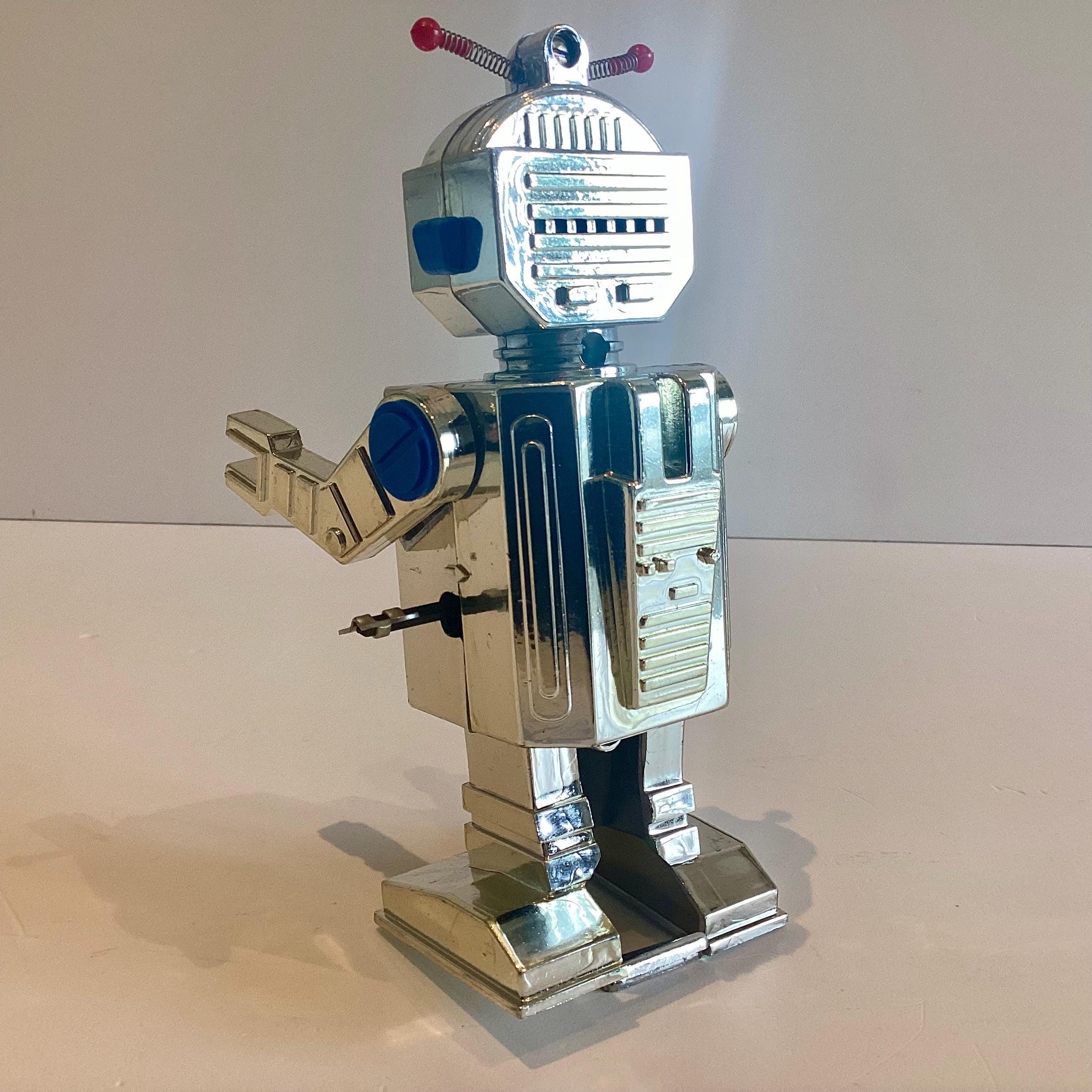 Vintage Toy Ukrainian Wind Up Walking Robot 1990 Dnipro 6.3” — photo 10 of 11