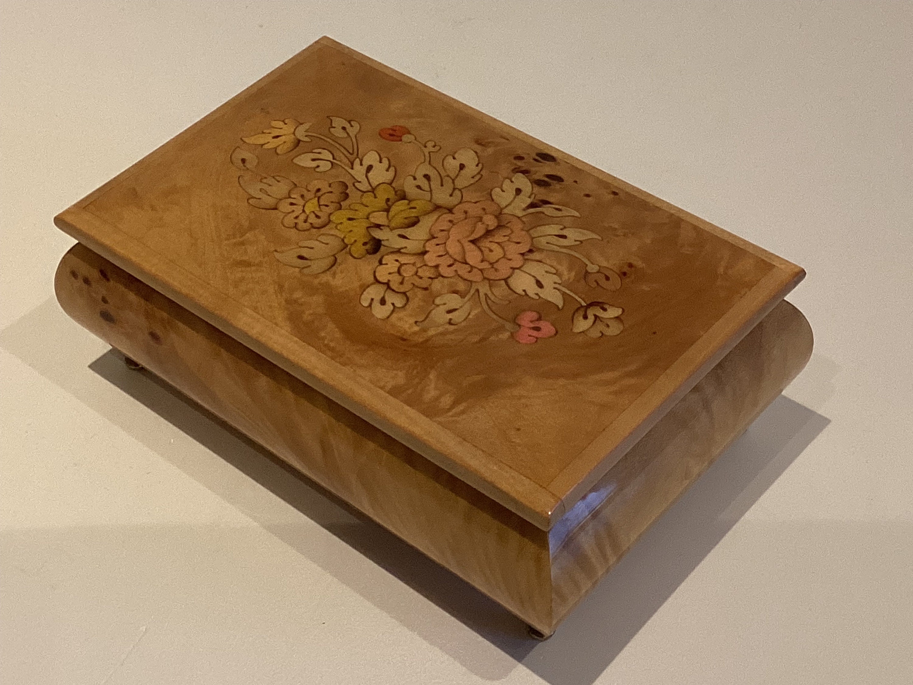 Vintage Music Box | Sorrento Italy 1970s, Hand-Inlaid Wood Sankio Movement — photo 5 of 9