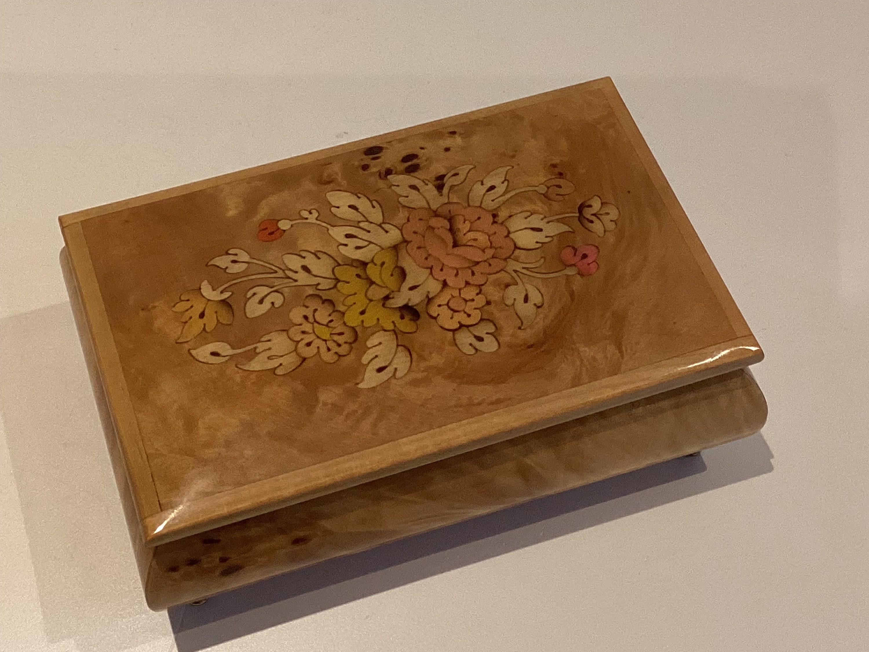 Vintage Music Box | Sorrento Italy 1970s, Hand-Inlaid Wood Sankio Movement — photo 7 of 9